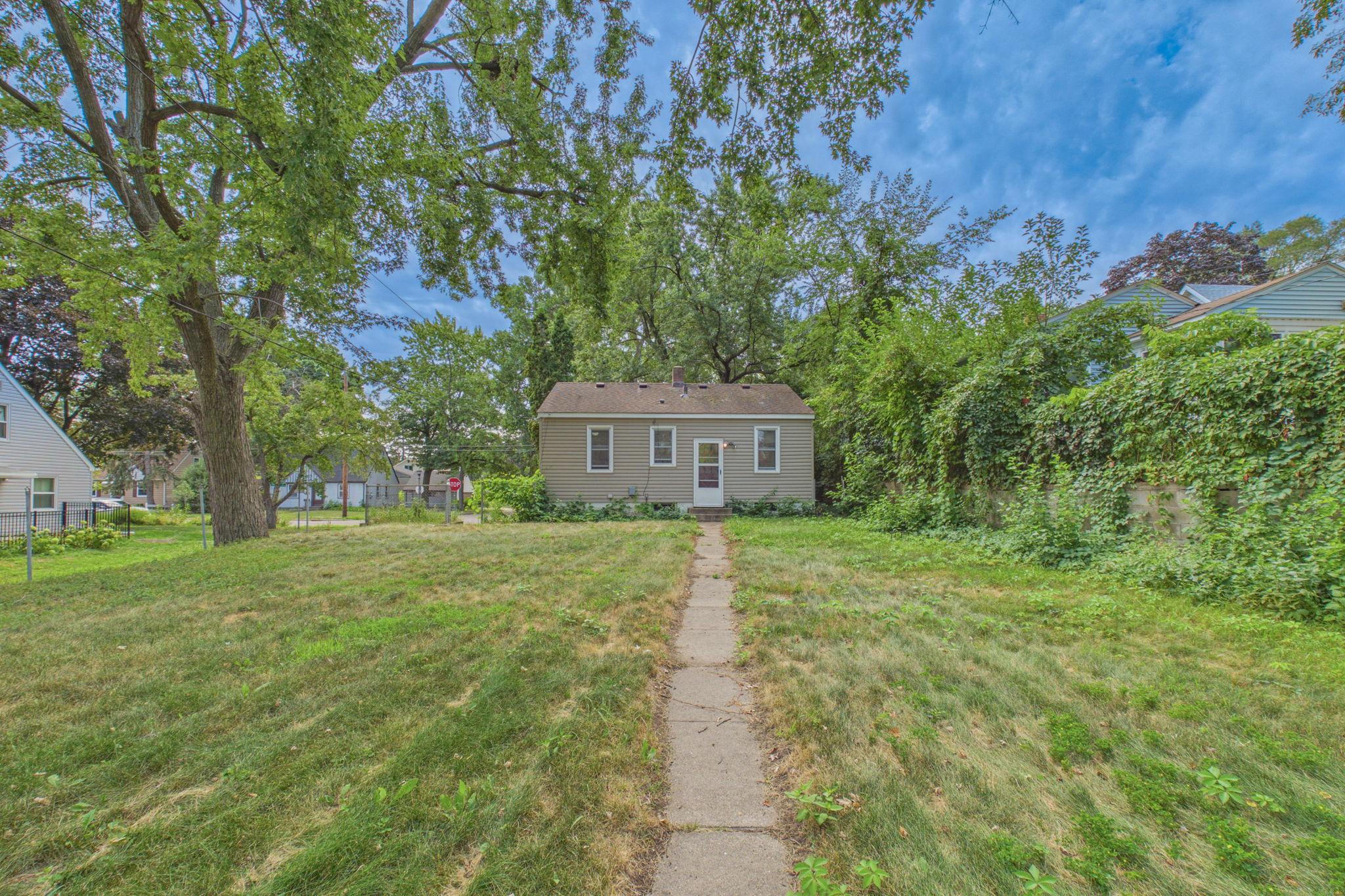 16th image of 1853 Taylor Ave, Saint Paul, MN 55104 | MLS# 7127454