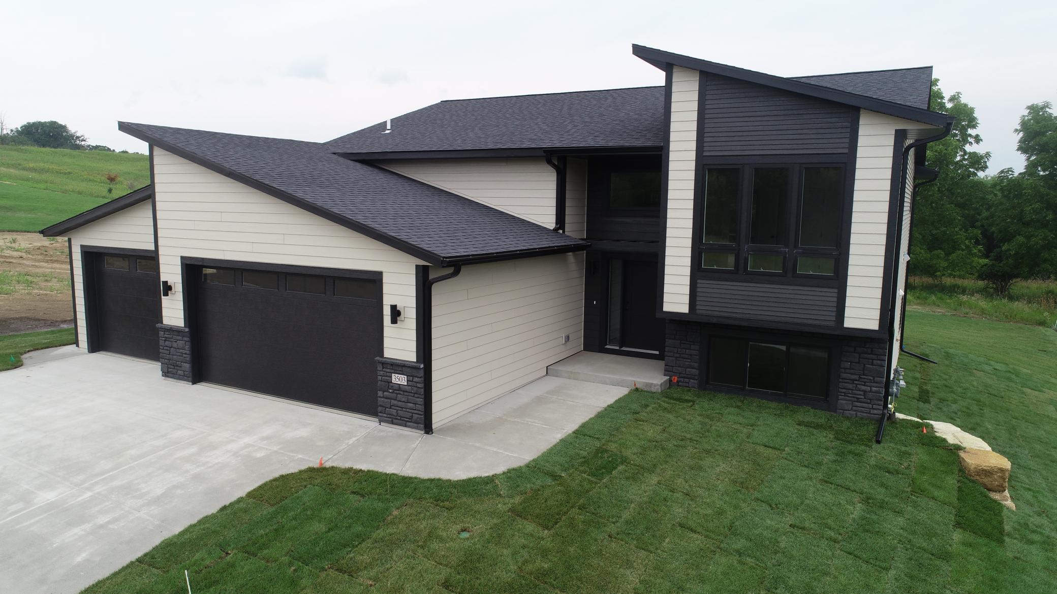 1st image of 3503 Stonehedge Dr Ne, Rochester, MN 55906 | MLS# 7127465