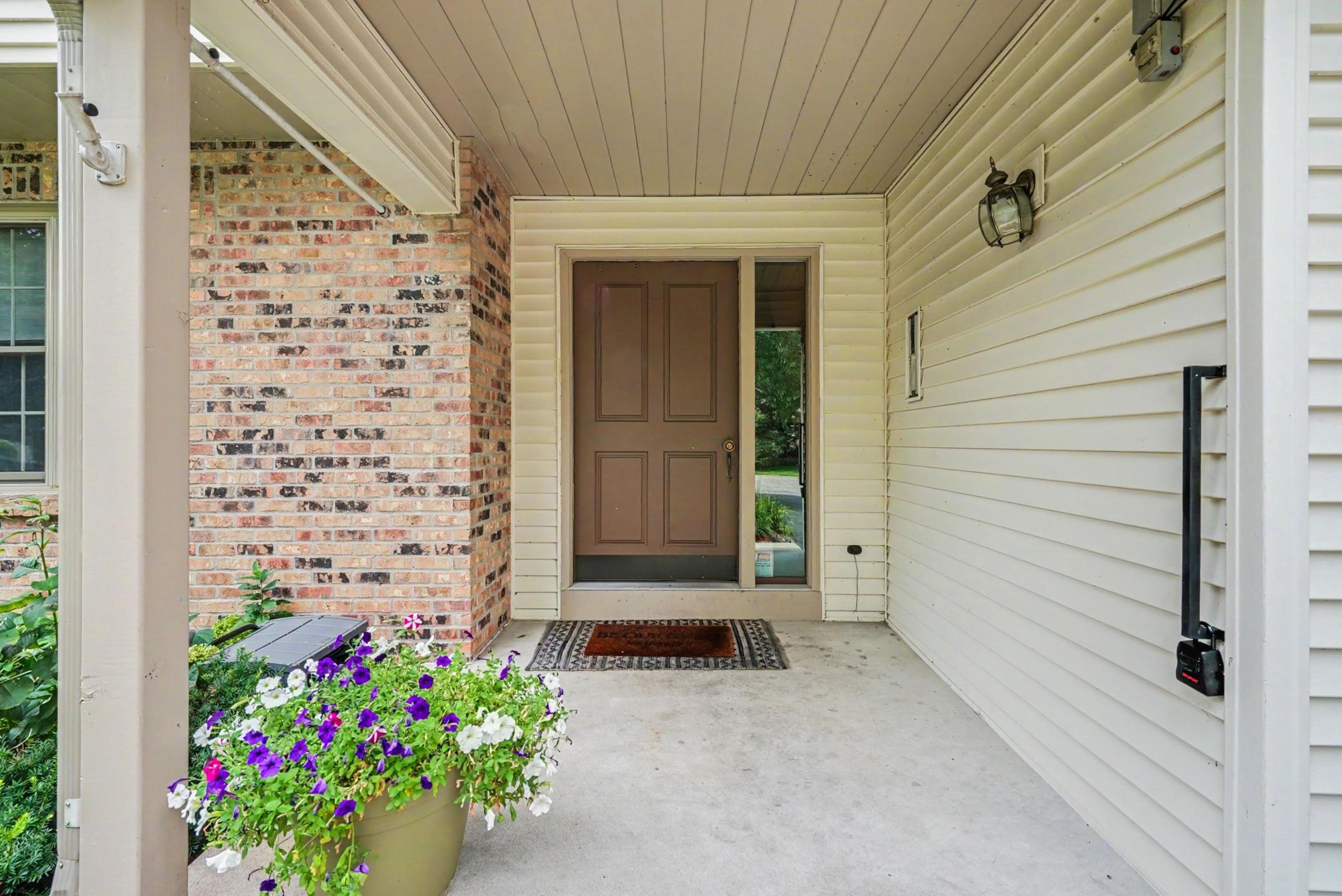 3rd image of 4213 Oakmede Ln, White Bear Lake, MN 55110