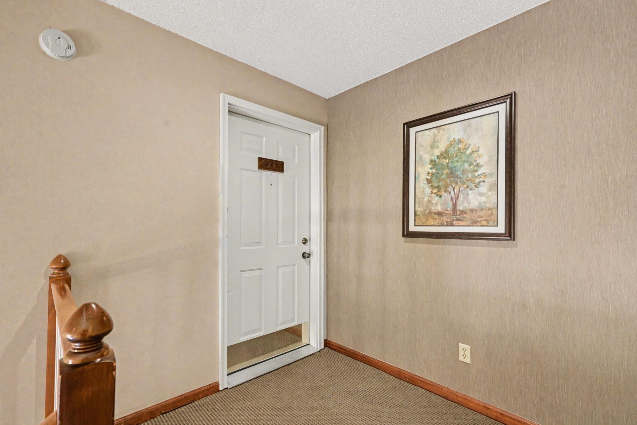 5th image of 4213 Oakmede Ln, White Bear Lake, MN 55110