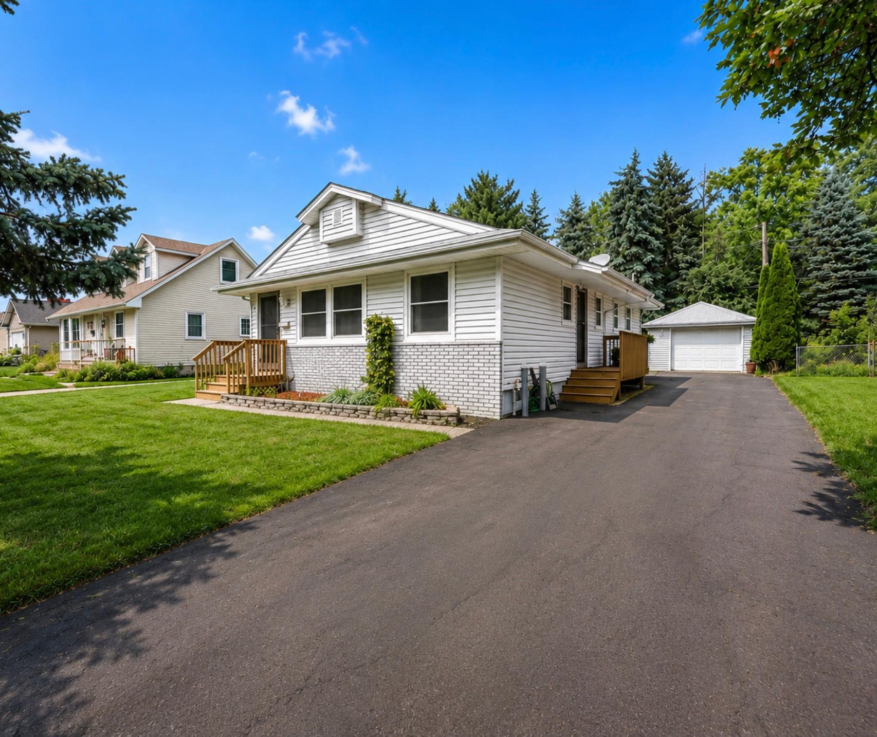 2nd image of 1123 43 1/2 Ave Ne, Minneapolis, MN 55421 | MLS# 7127496