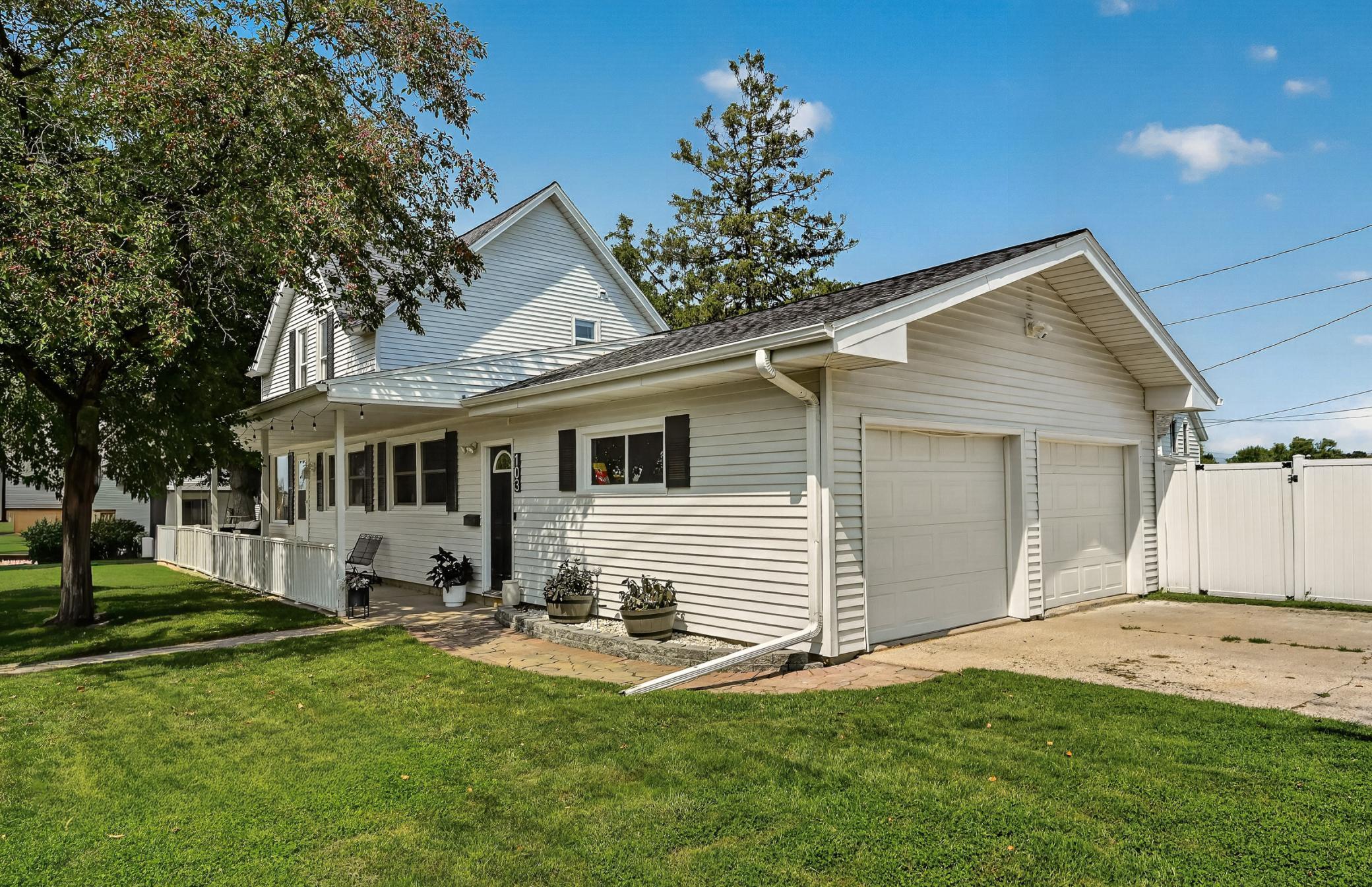 2nd image of 103 4th St Sw, Stewartville, MN 55976 | MLS# 7127507