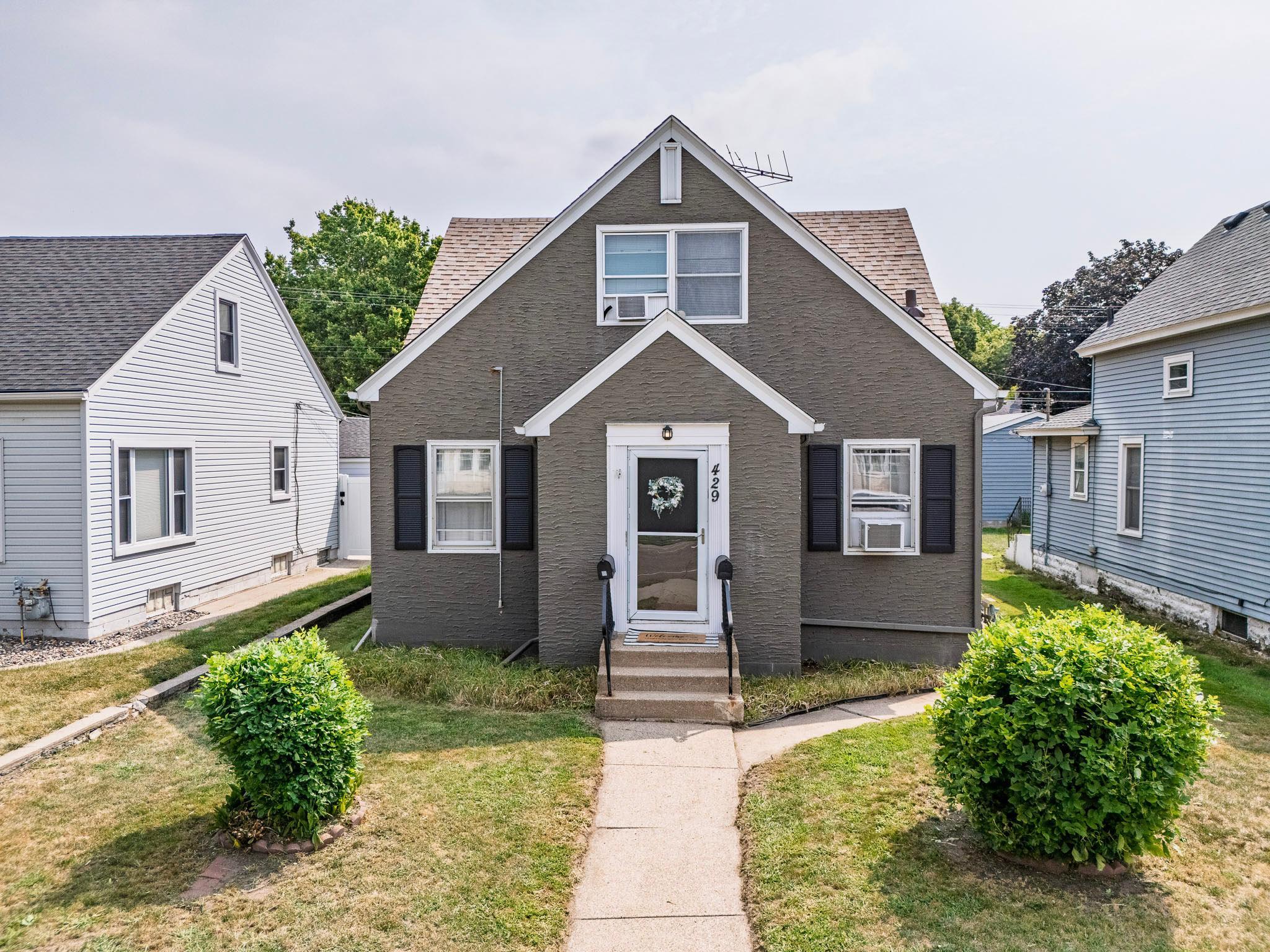 2nd image of 429 5th Ave S, South Saint Paul, MN 55075 | MLS# 7127510