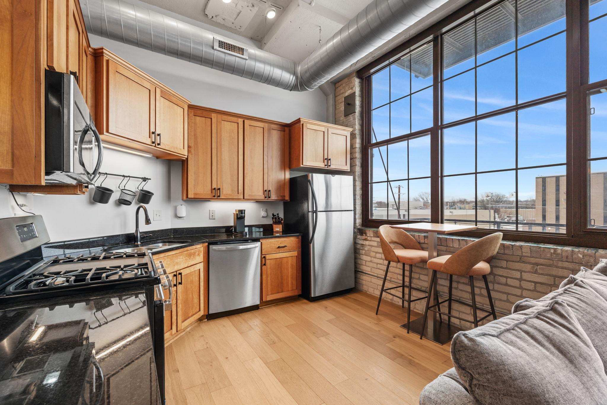 4th image of 1901 E Hennepin Ave #306, Minneapolis, MN 55413 | MLS# 7127547