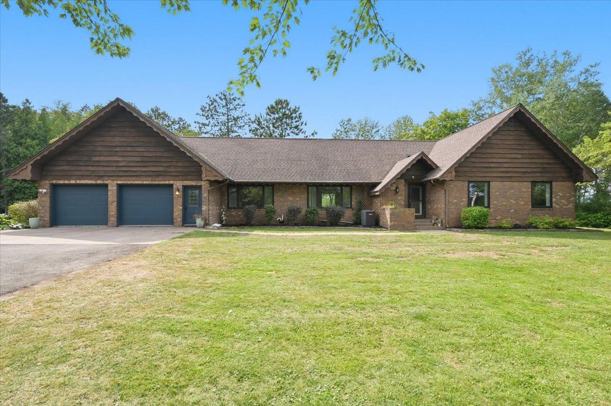 1st image of 16 Heron Dr, Superior, WI 54880 | MLS# 7127618