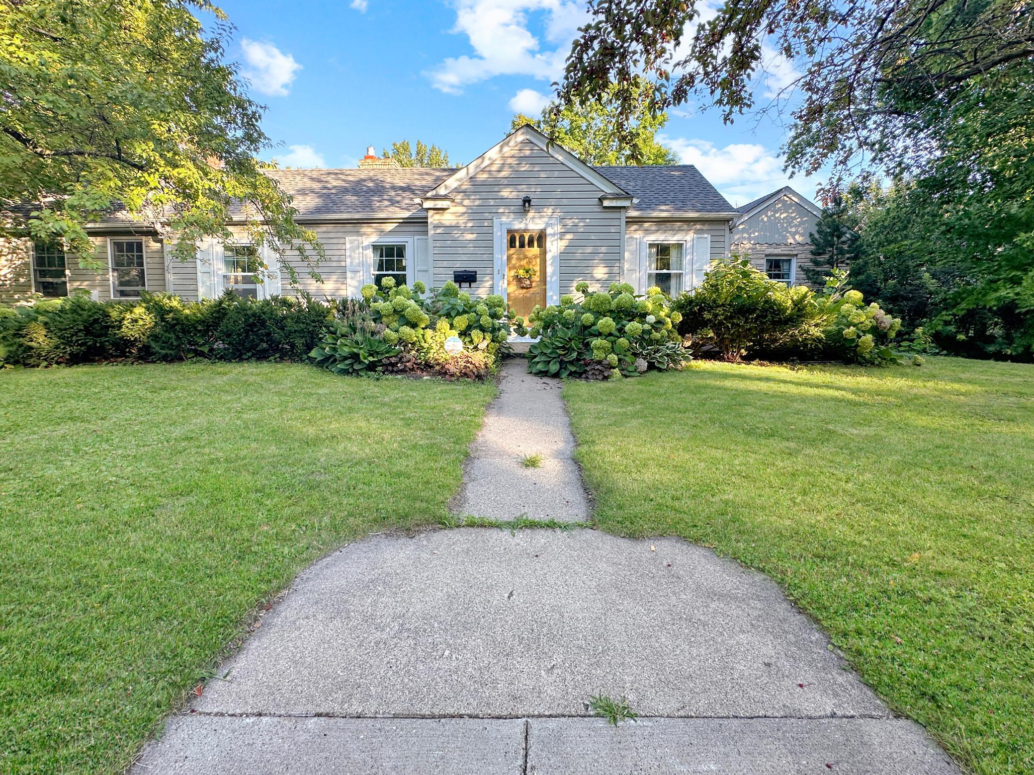 1st image of 251 W Lake St, Excelsior, MN 55331 | MLS# 7127625