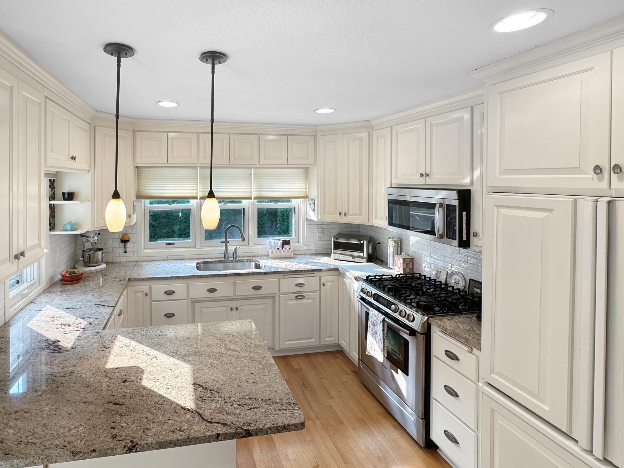 2nd image of 251 W Lake St, Excelsior, MN 55331 | MLS# 7127625