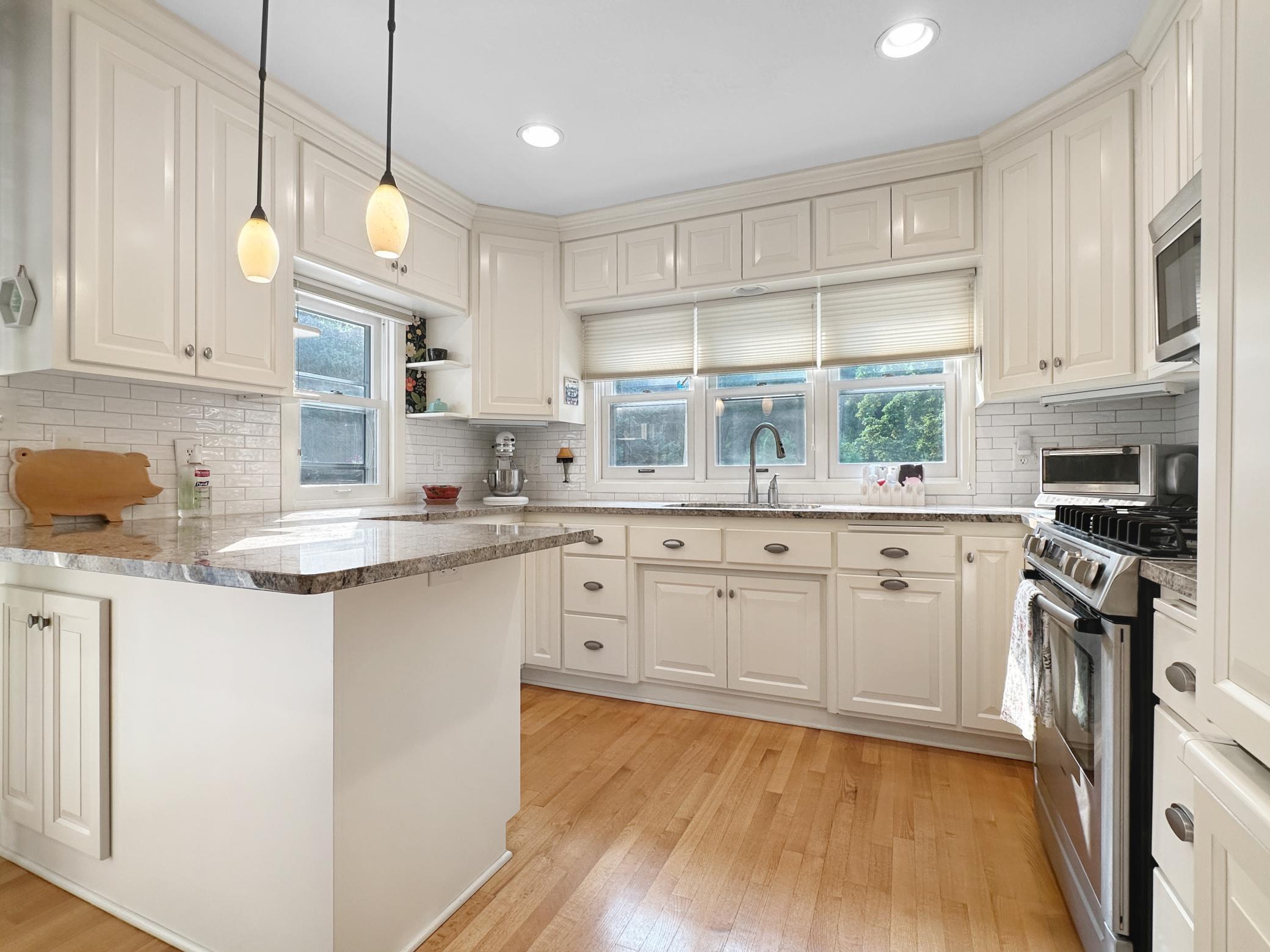 4th image of 251 W Lake St, Excelsior, MN 55331 | MLS# 7127625