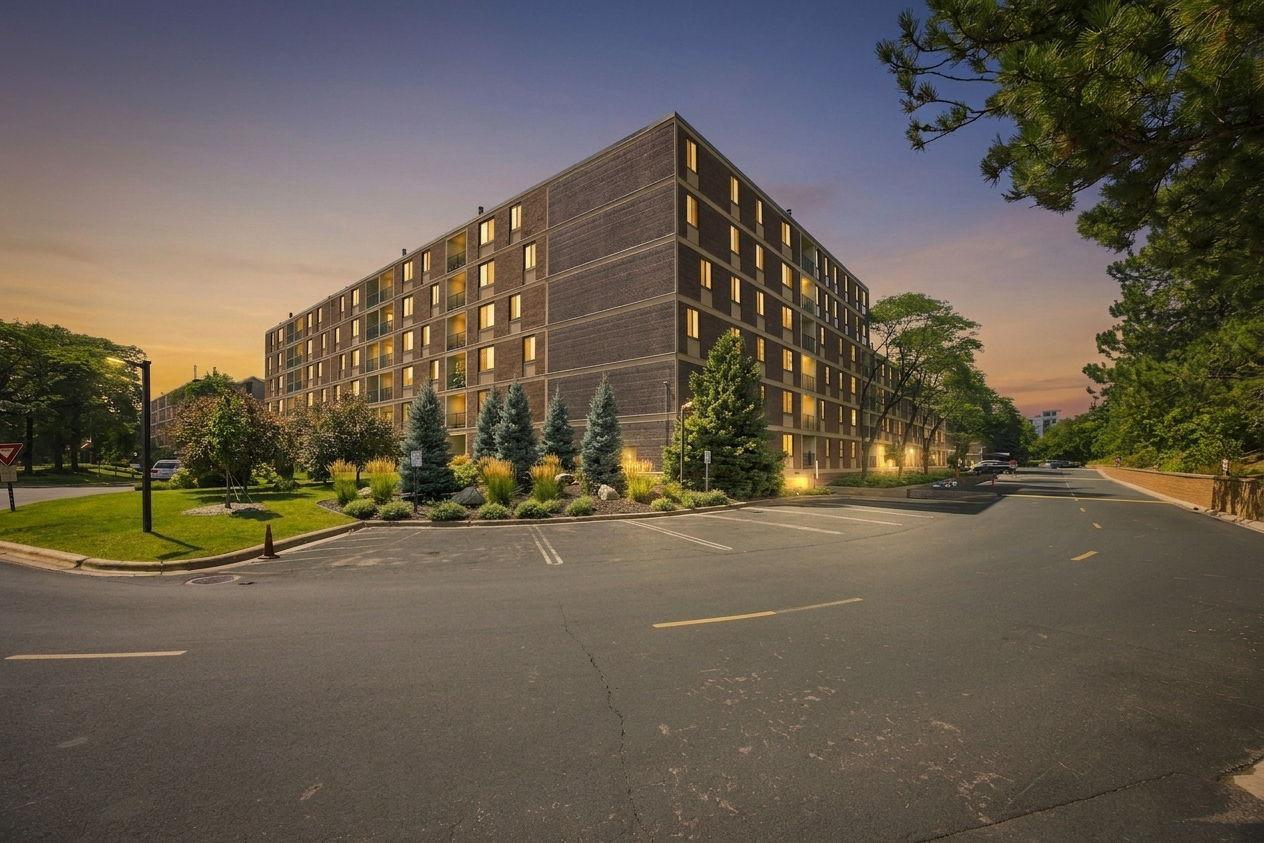 1st image of 7200 York Ave S #314, Edina, MN 55435 | MLS# 7127683