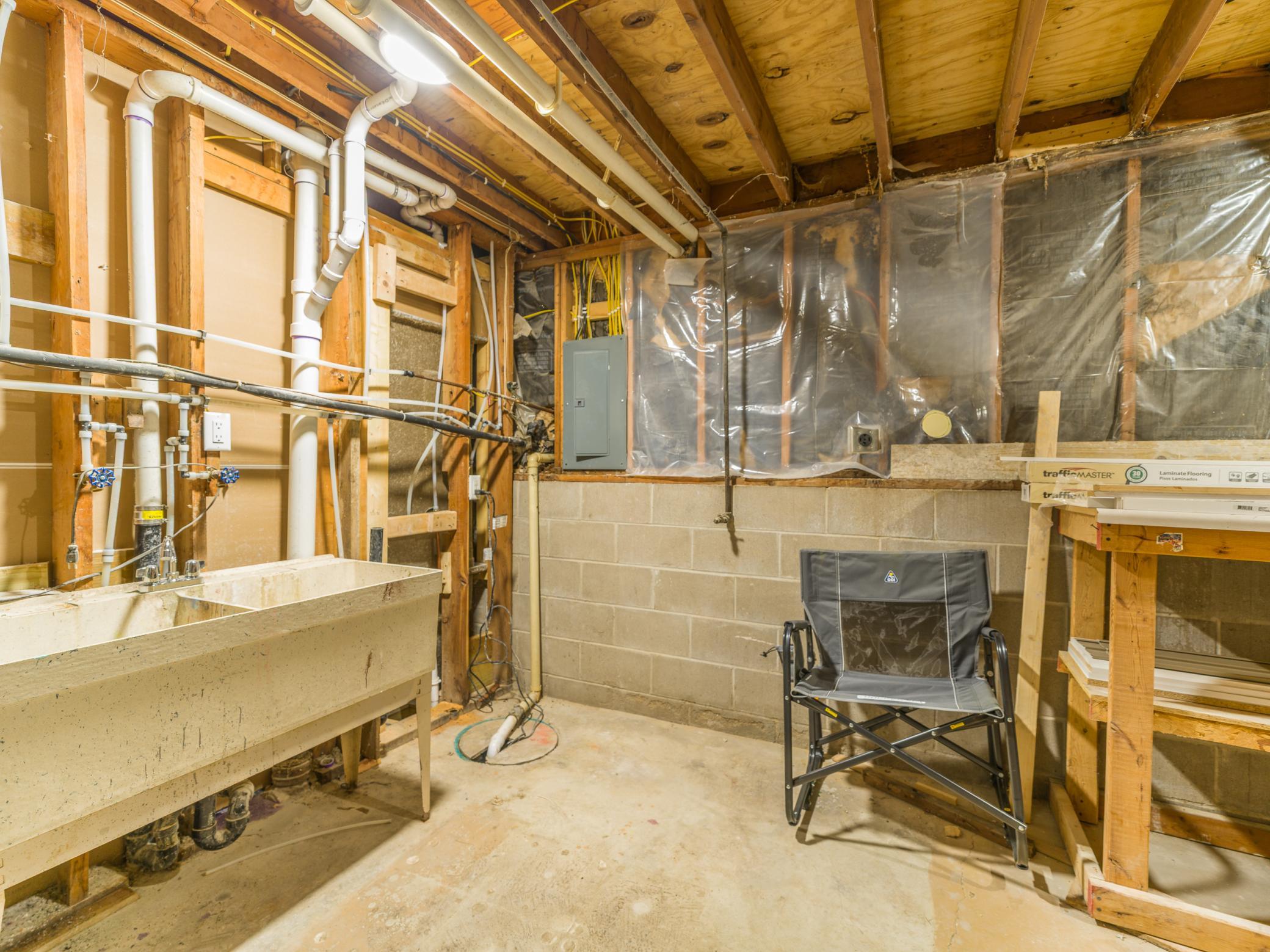 24th image of 1208 Crestview Rd, Albert Lea, MN 56007 | MLS# 7127712