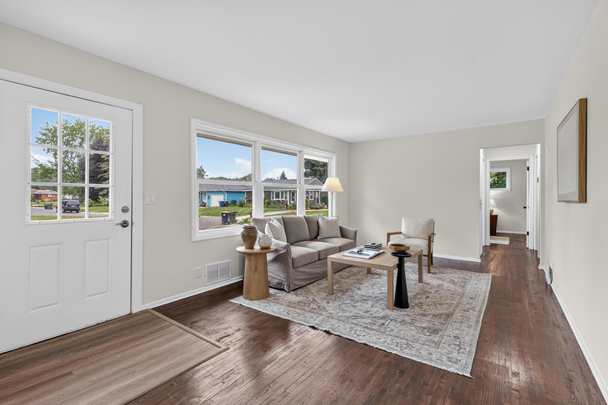 2nd image of 1211 Sunnyside Dr, Farmington, MN 55024 | MLS# 7127749