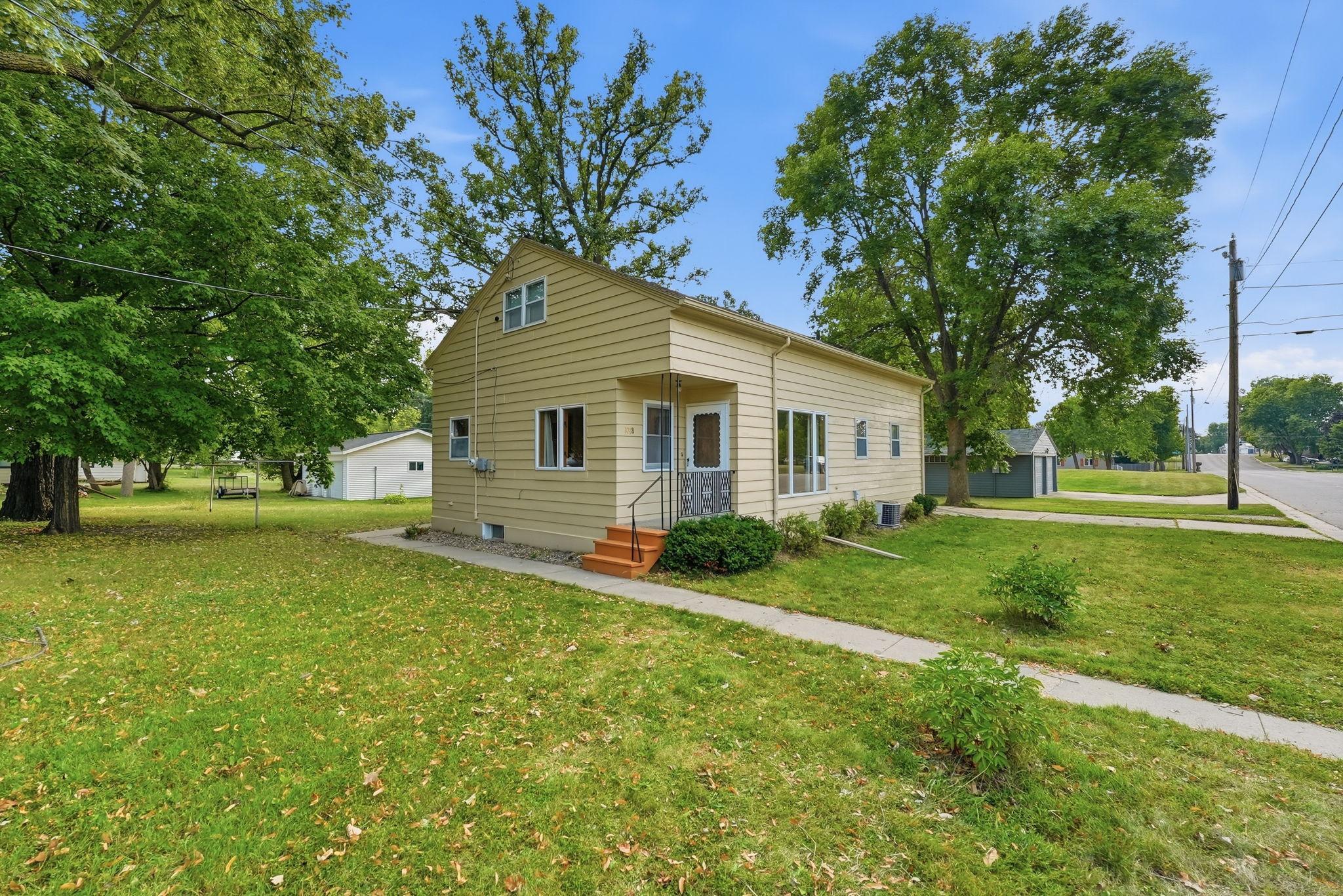 3rd image of 1018 8Th Ave E, Alexandria, MN 56308 | MLS# 7127752