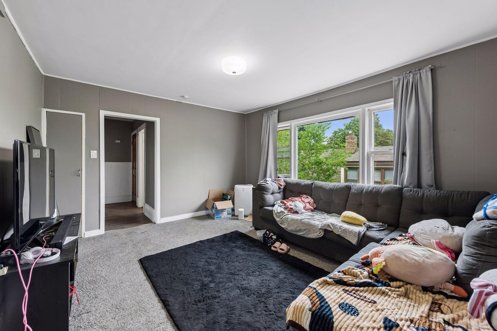 3rd image of 243 Park St W, South Saint Paul, MN 55075 | MLS# 7127784