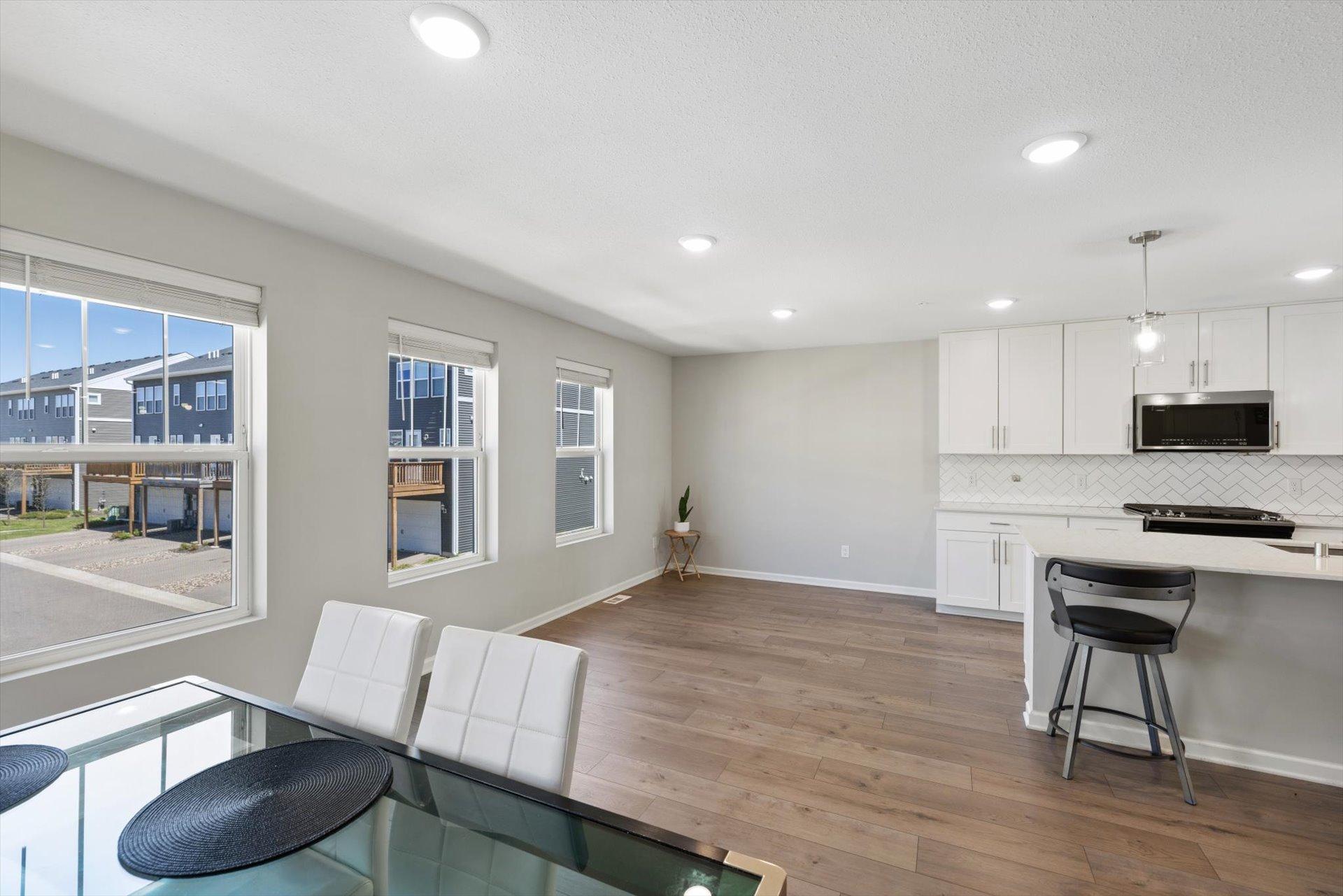 4th image of 5863 156Th St W, Saint Paul, MN 55124 | MLS# 7127820