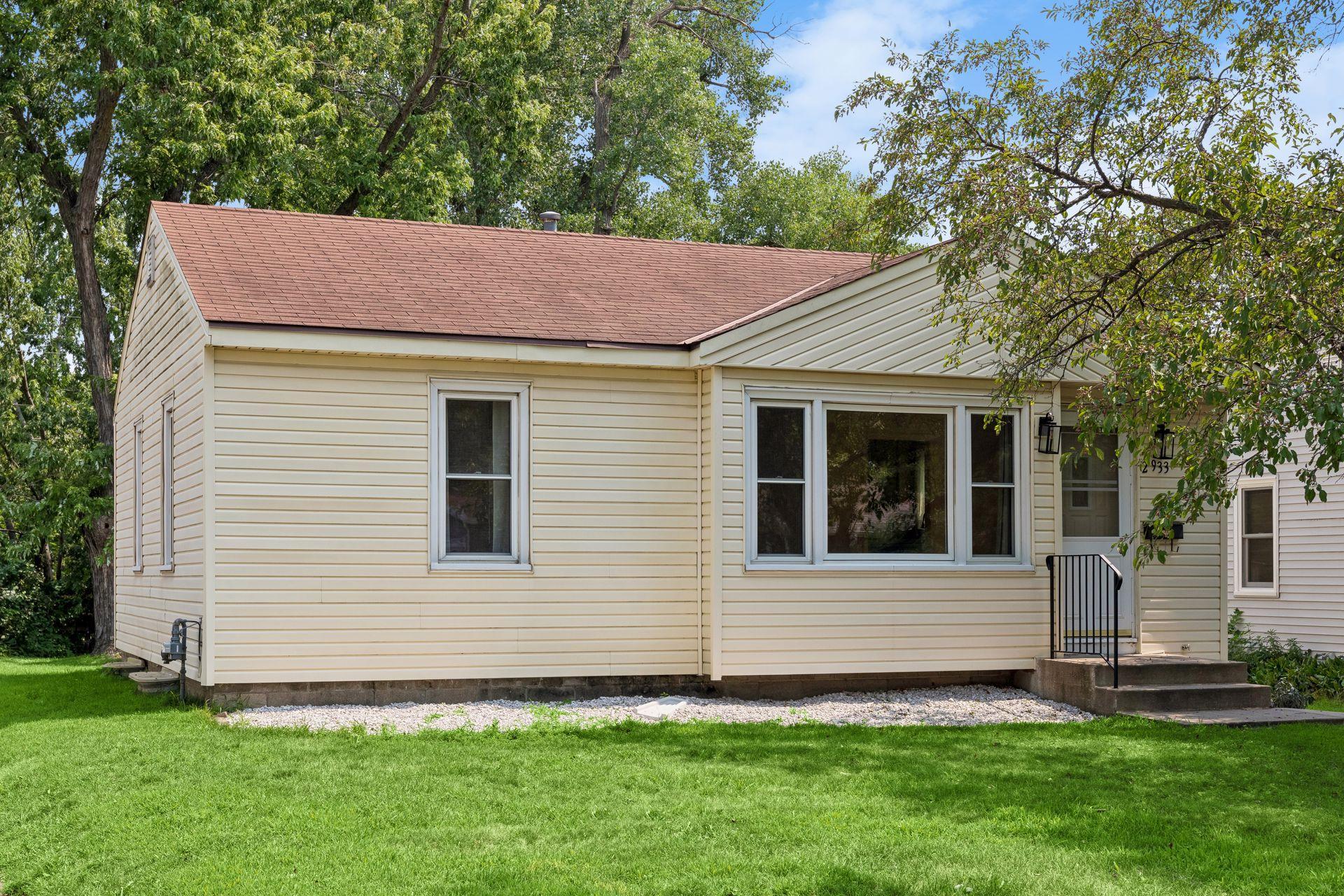 3rd image of 2933 Hillsboro Ave S, Minneapolis, MN 55426 | MLS# 7127839