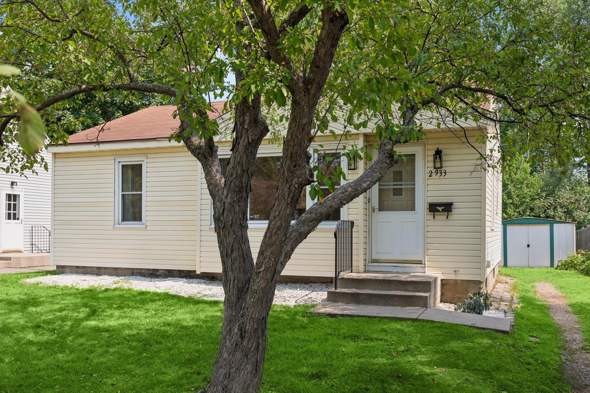 2nd image of 2933 Hillsboro Ave S, Minneapolis, MN 55426 | MLS# 7127839
