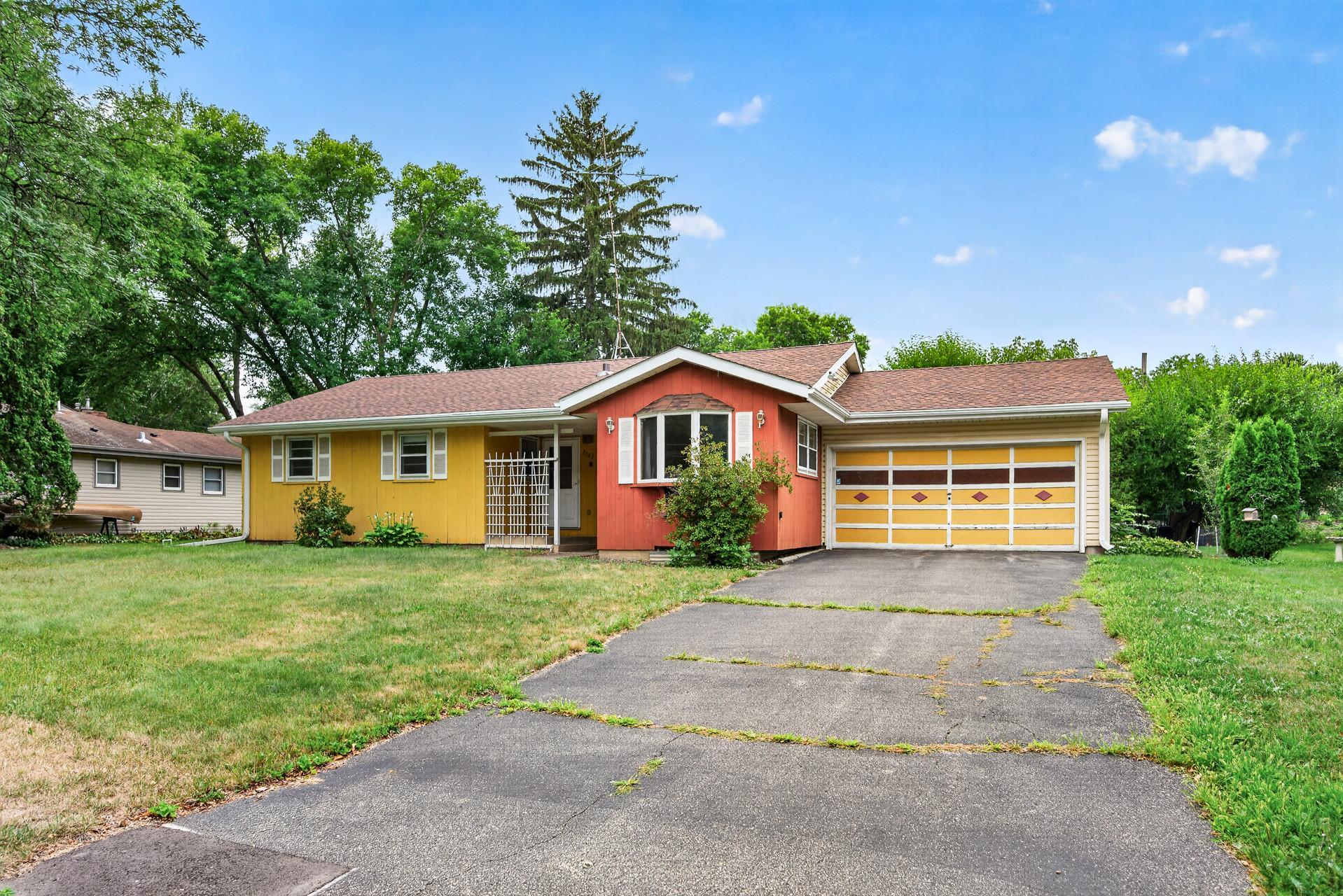 1st image of 2147 Aztec Ln, Saint Paul, MN 55120 | MLS# 7127840