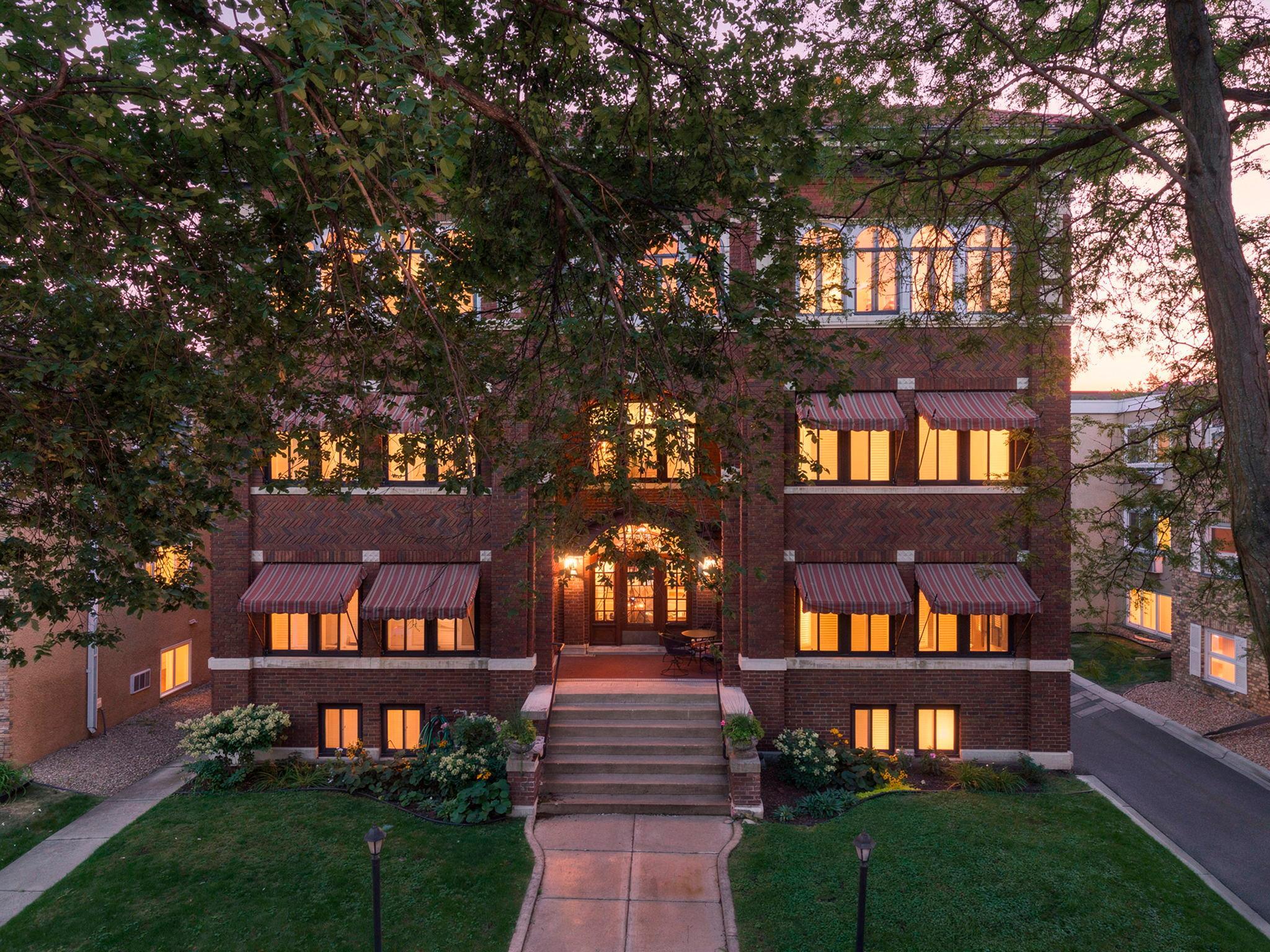 2nd image of 2719 Humboldt Ave S, Minneapolis, MN 55408