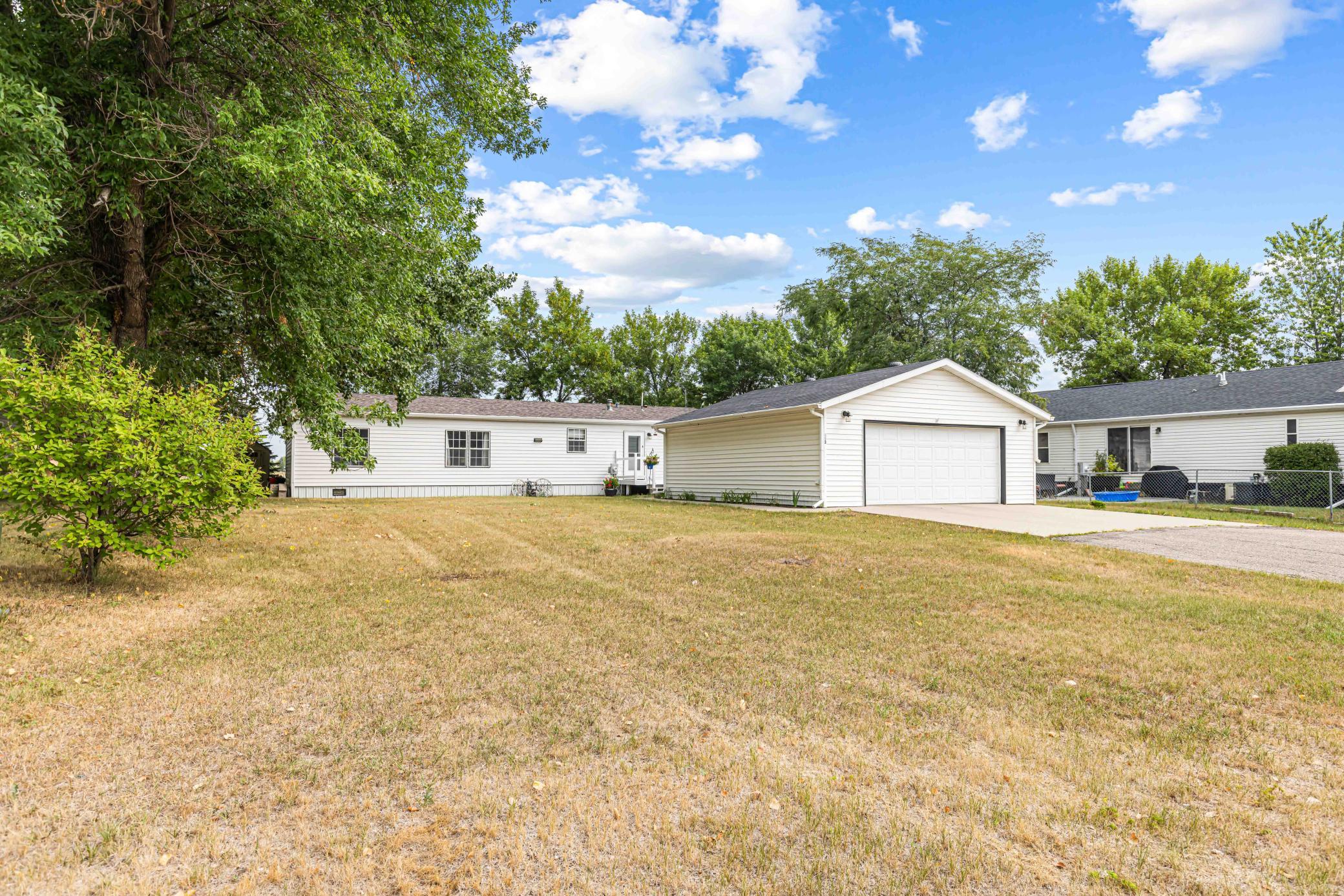 1st image of 403 11th Ave Nw, West Fargo, ND 58078 | MLS# 7127894
