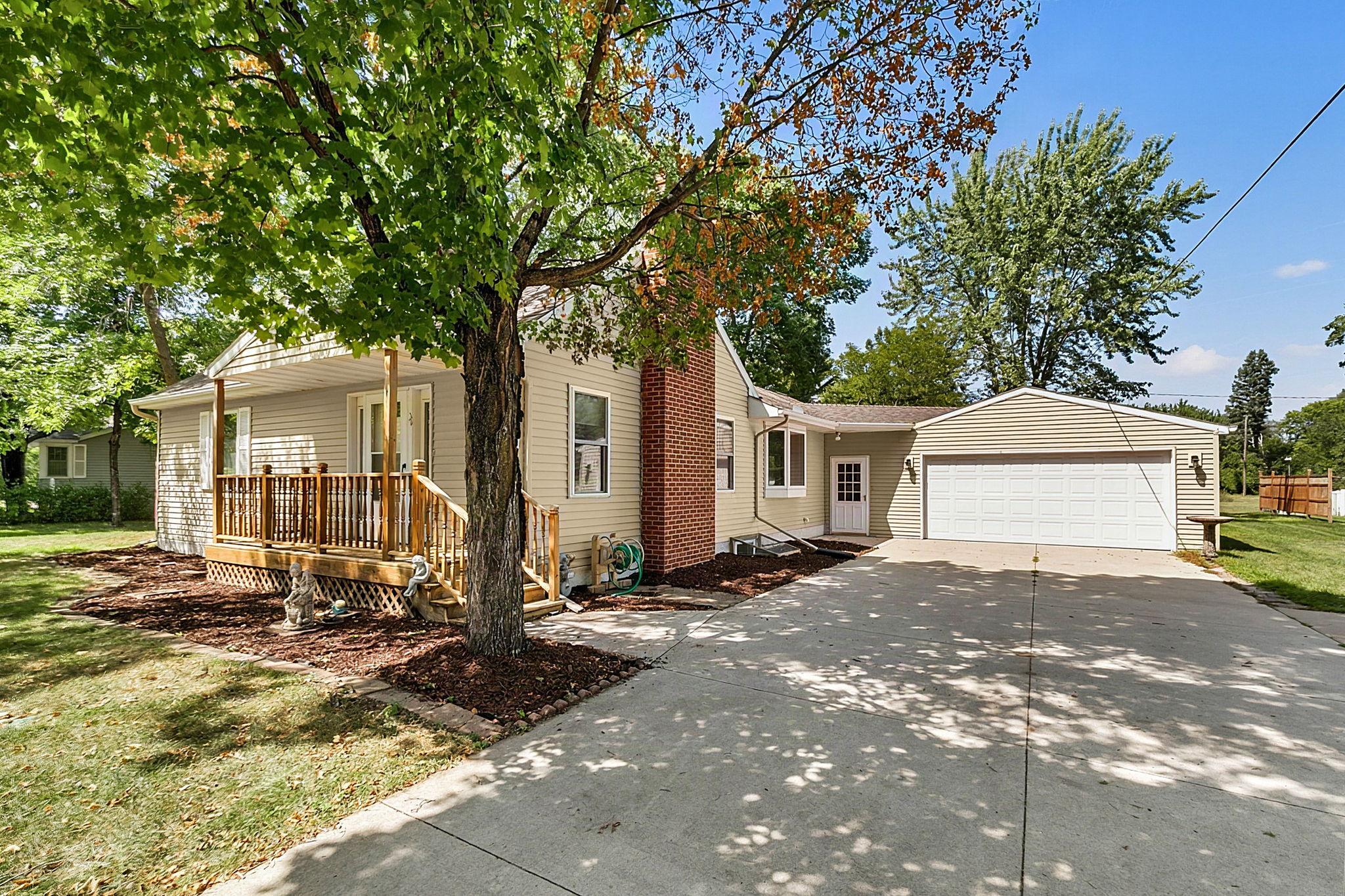 2nd image of 21 Traverse Rd, Saint Cloud, MN 56301 | MLS# 7127943