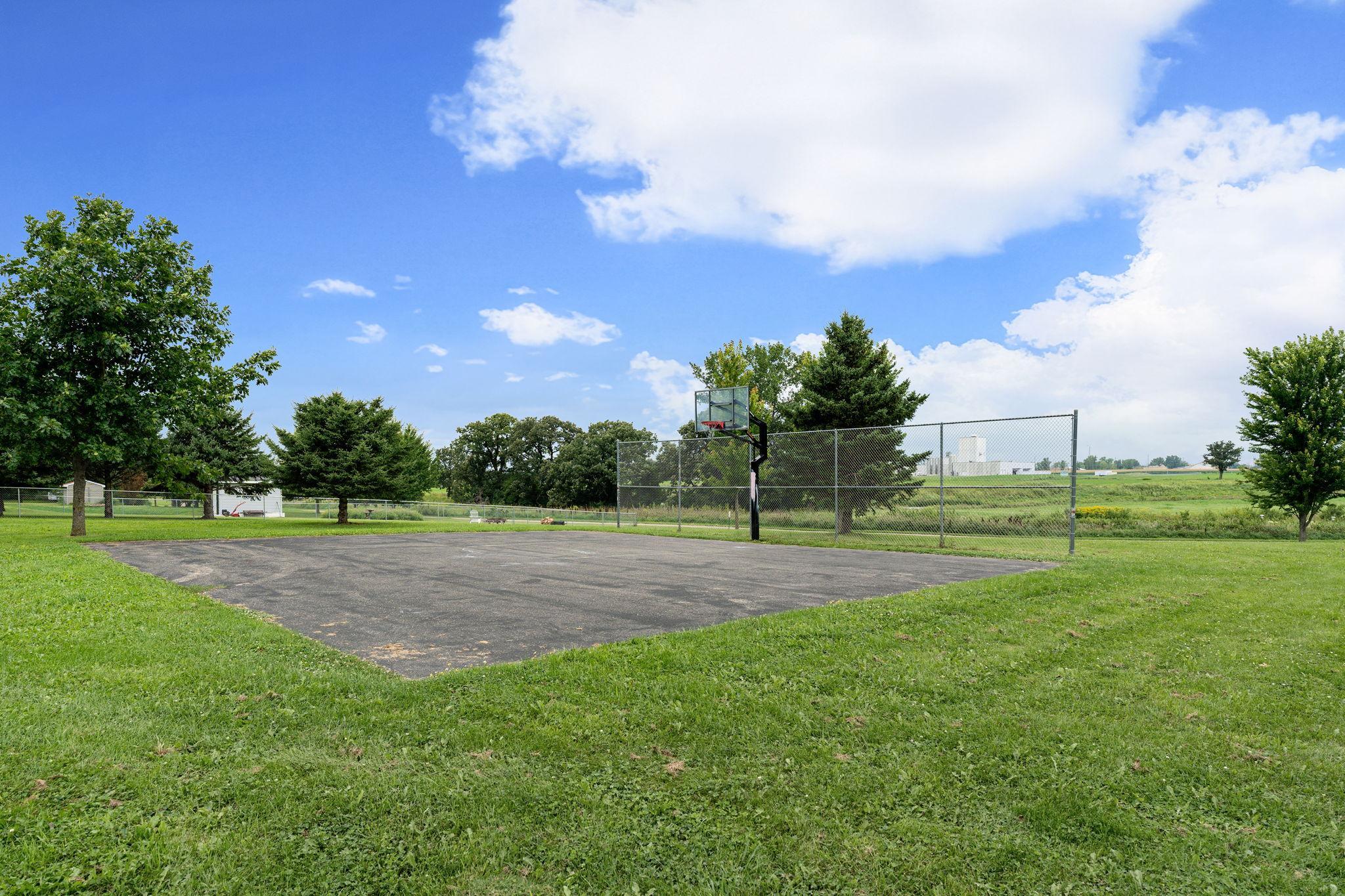 4th image of 703 25Th Ave Nw, Austin, MN 55912 | MLS# 7127996