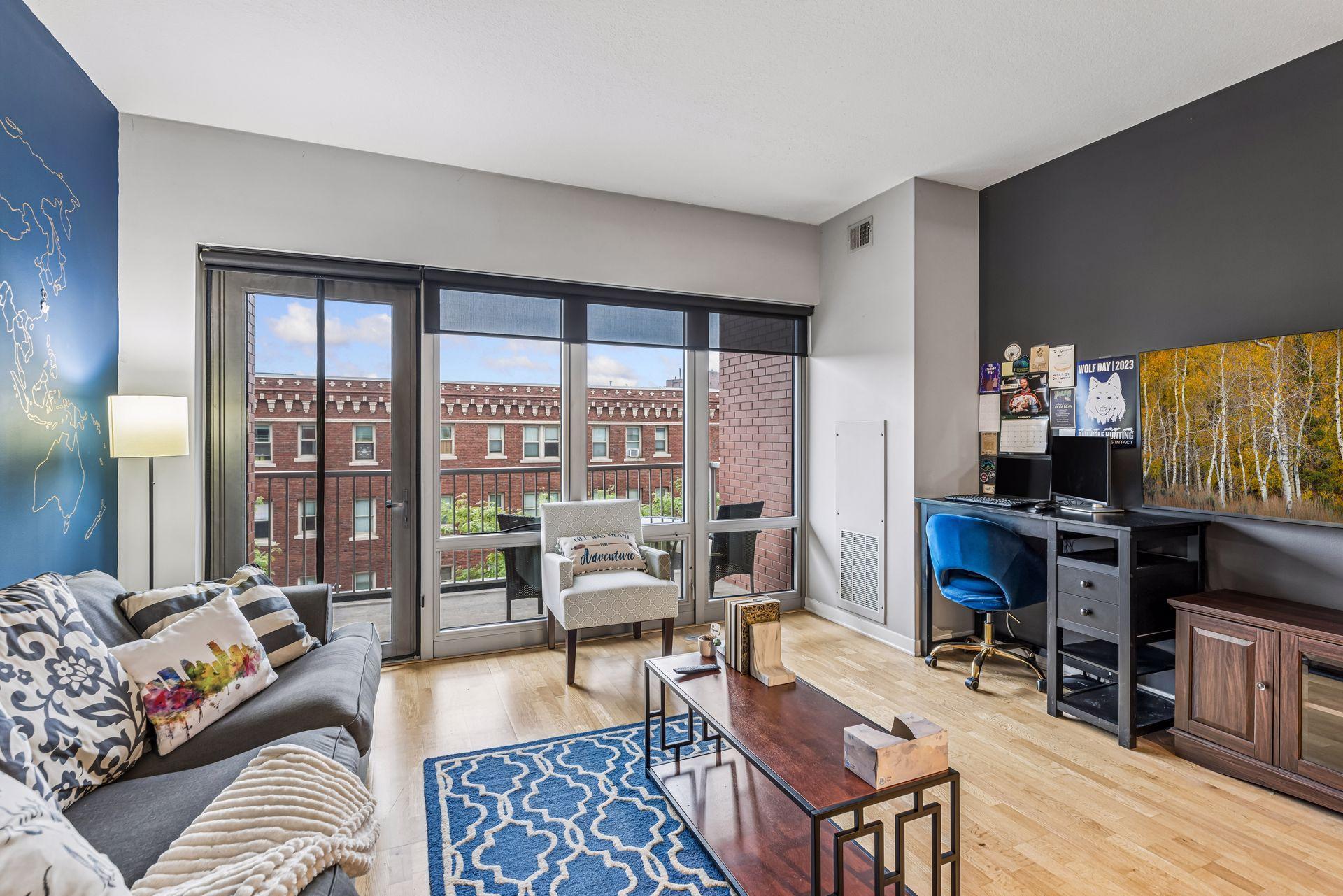 1st image of 929 Portland Ave #307, Minneapolis, MN 55404 | MLS# 7128091