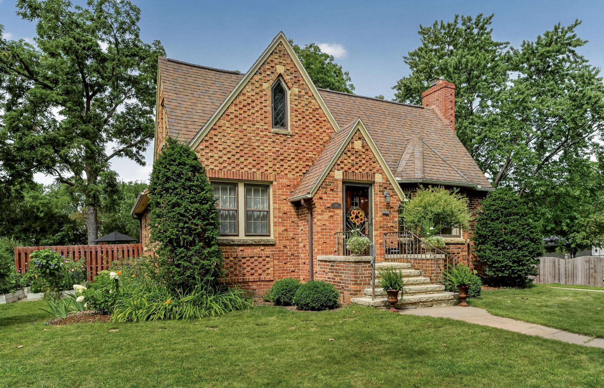 1st image of 317 15th Ave Sw, Rochester, MN 55902 | MLS# 7128097