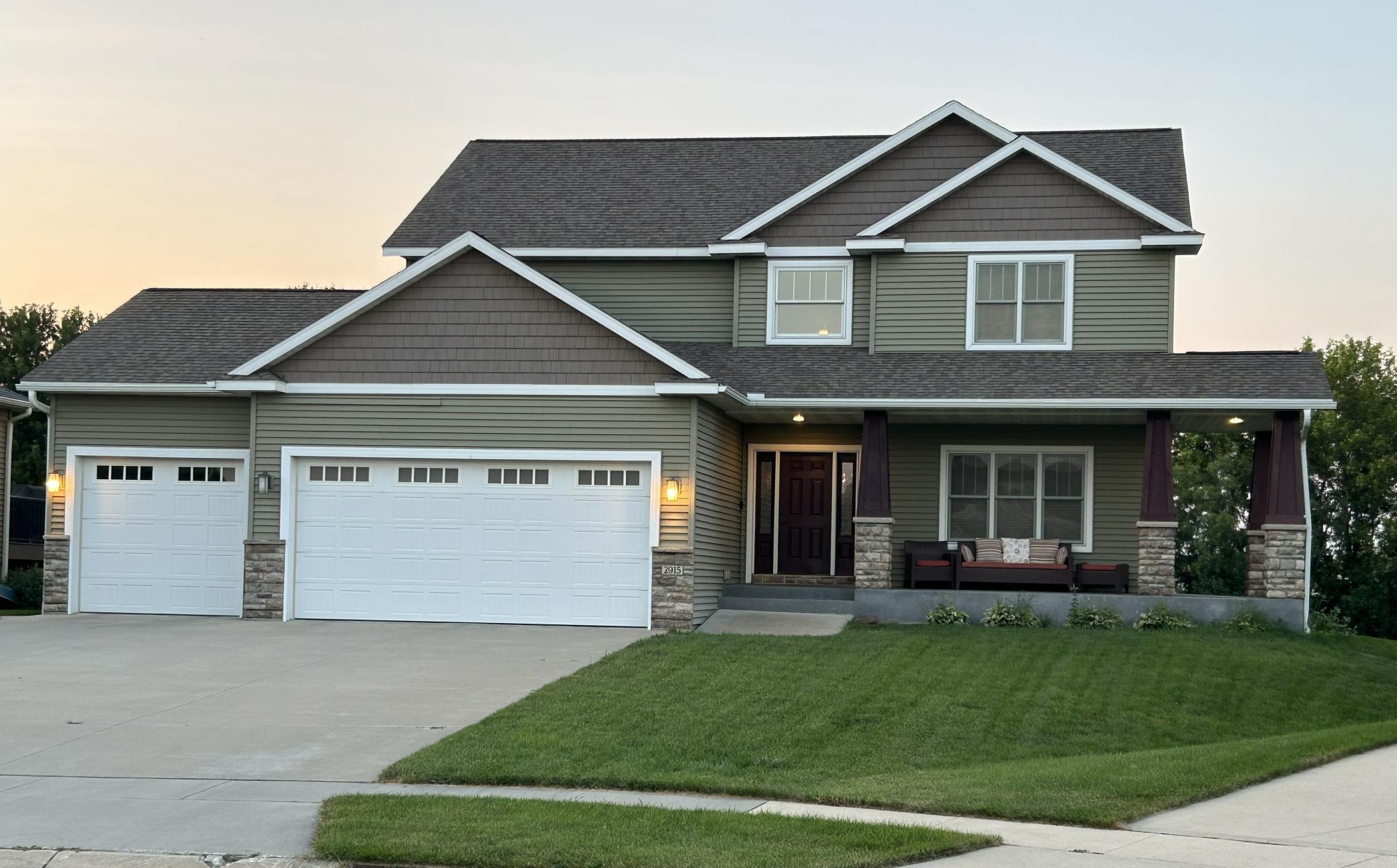 1st image of 2915 Lake Vista Dr Nw, Rochester, MN 55901 | MLS# 7128106