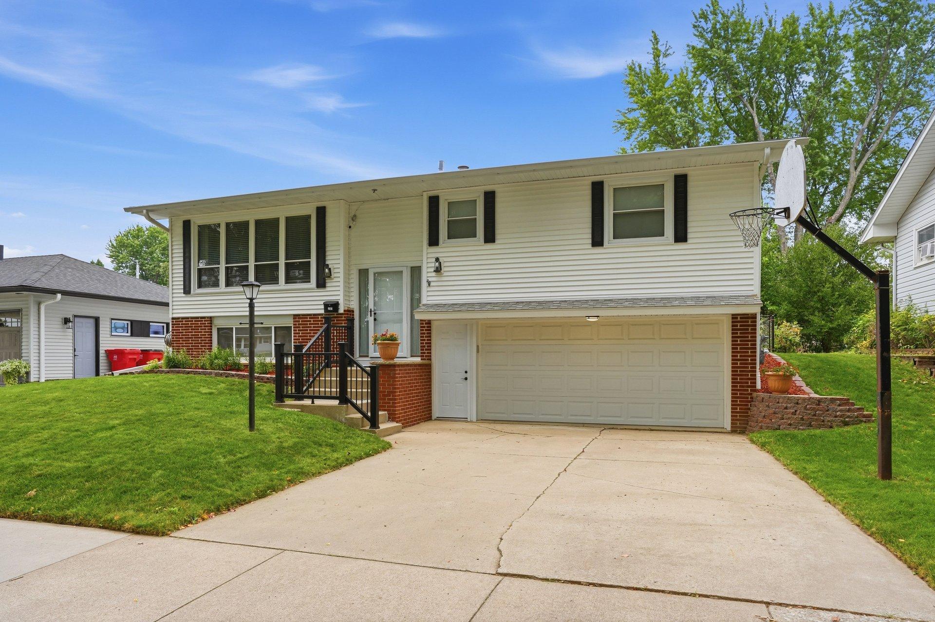 3rd image of 2307 17 1/2 St Nw, Rochester, MN 55901 | MLS# 7128120