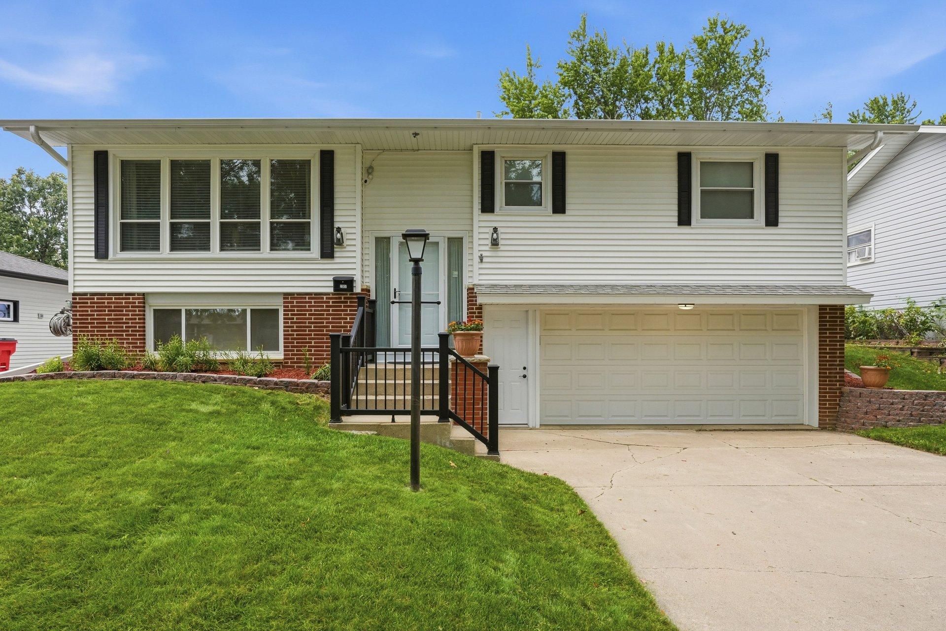 1st image of 2307 17 1/2 St Nw, Rochester, MN 55901 | MLS# 7128120