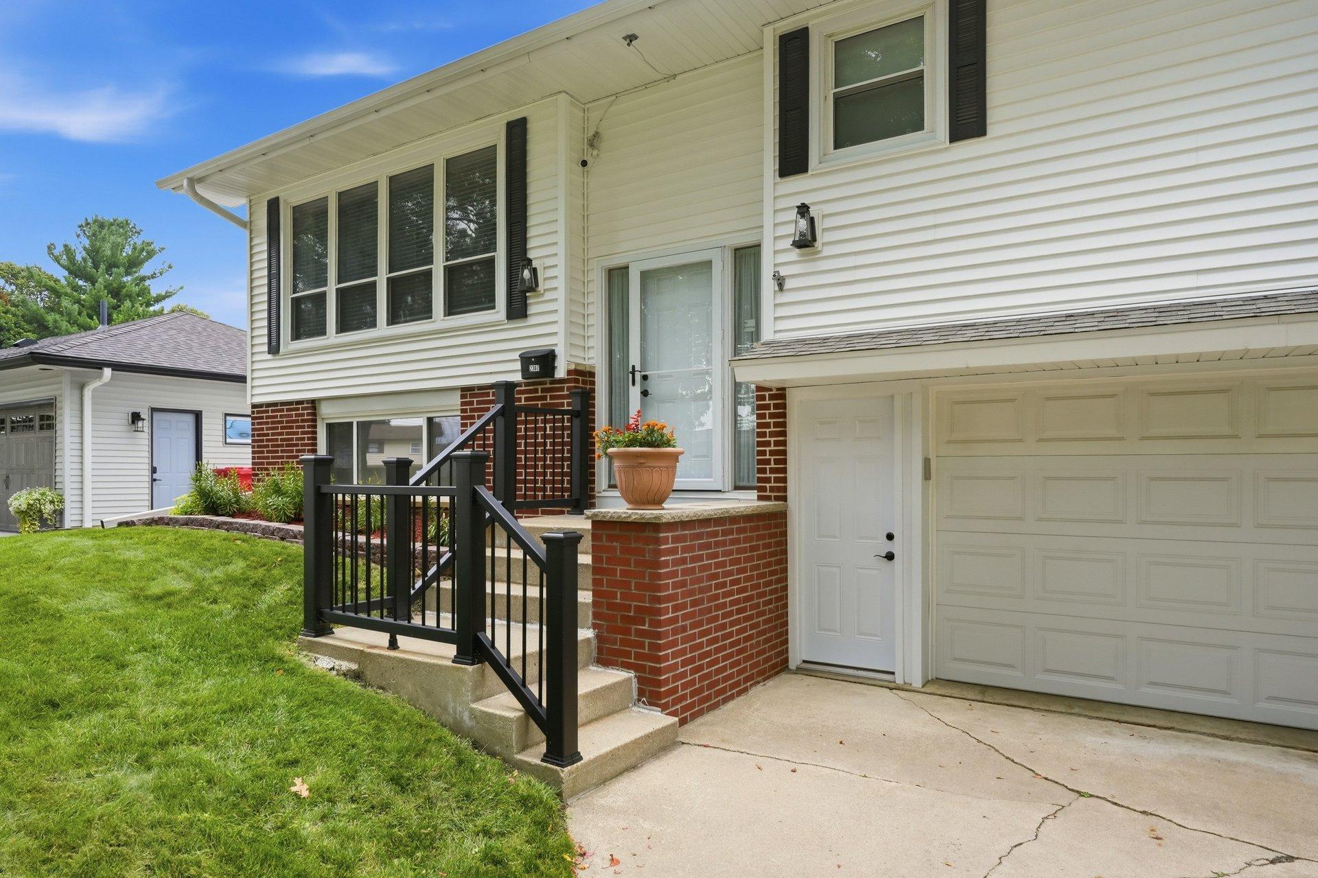 4th image of 2307 17 1/2 St Nw, Rochester, MN 55901 | MLS# 7128120