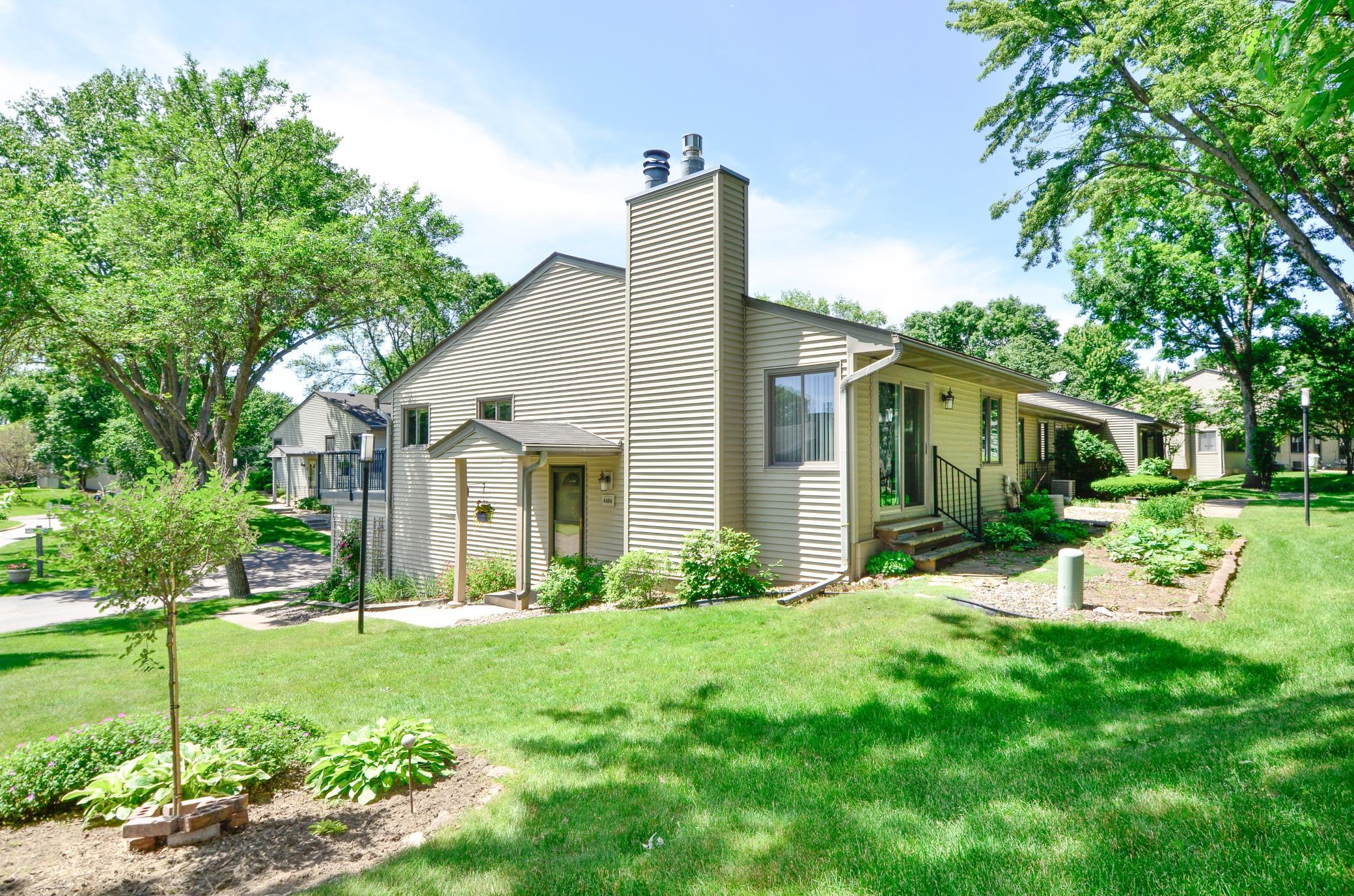 2nd image of 4406 Arden View Ct, Saint Paul, MN 55112 | MLS# 7128125