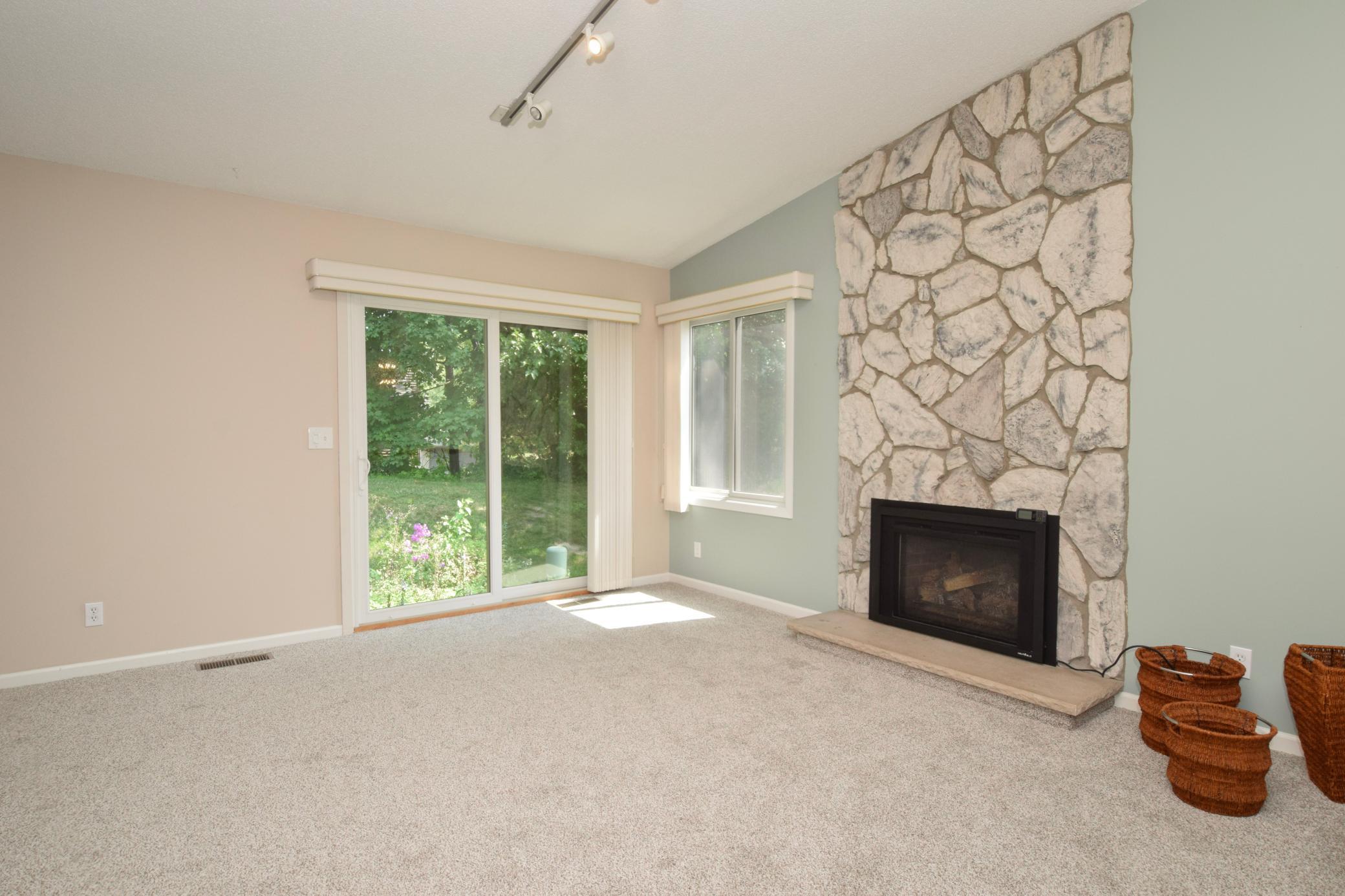 4th image of 4406 Arden View Ct, Saint Paul, MN 55112 | MLS# 7128125