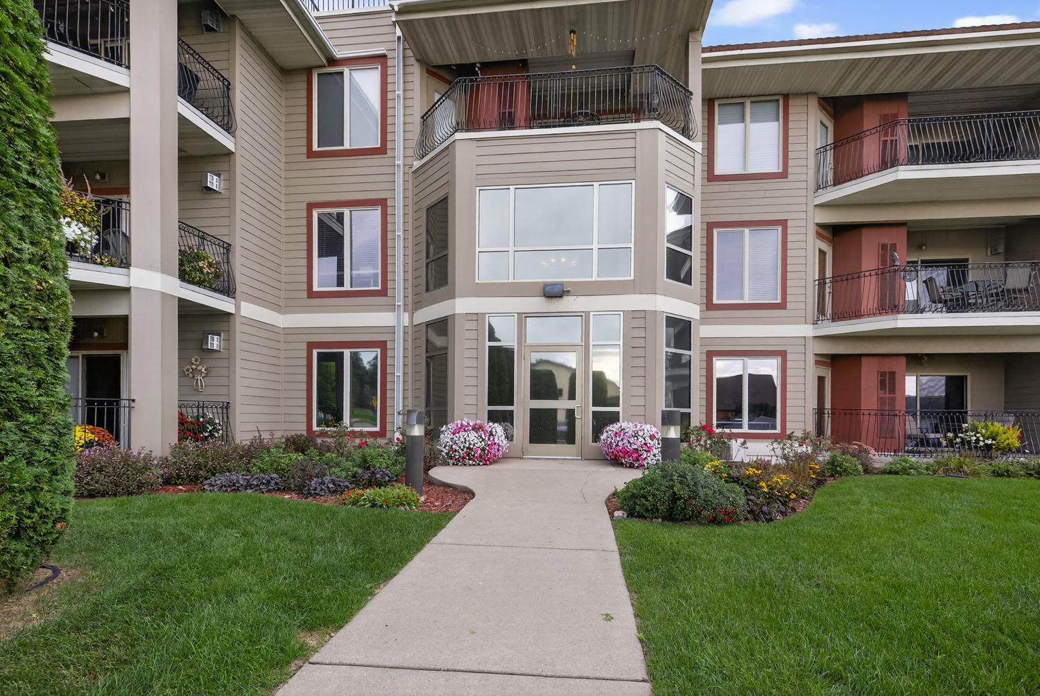 3rd image of 1401 N Lakeshore Dr, Lake, MN 55041
