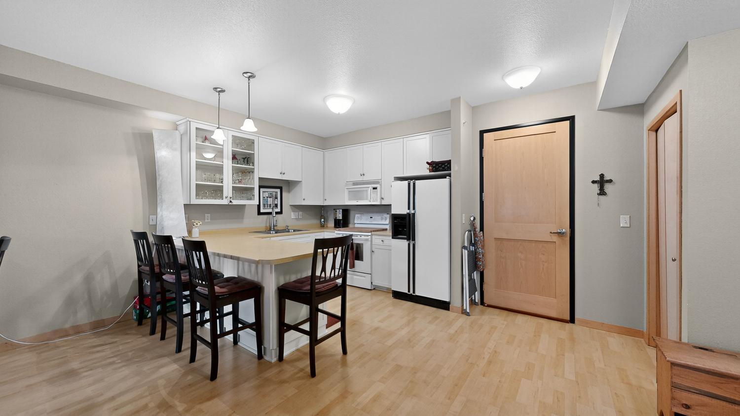 4th image of 1401 N Lakeshore Dr, Lake, MN 55041