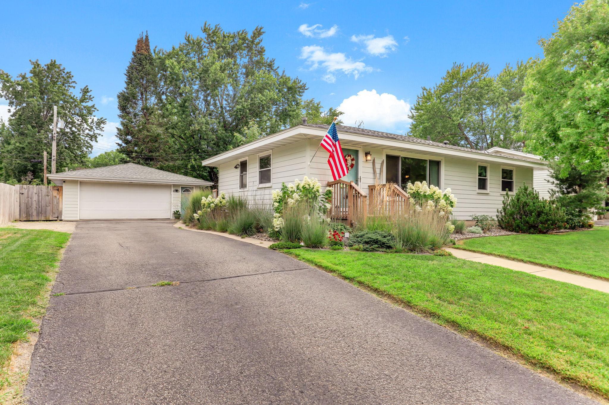 1st image of 8502 Upper 206th St W, Lakeville, MN 55044 | MLS# 7128206