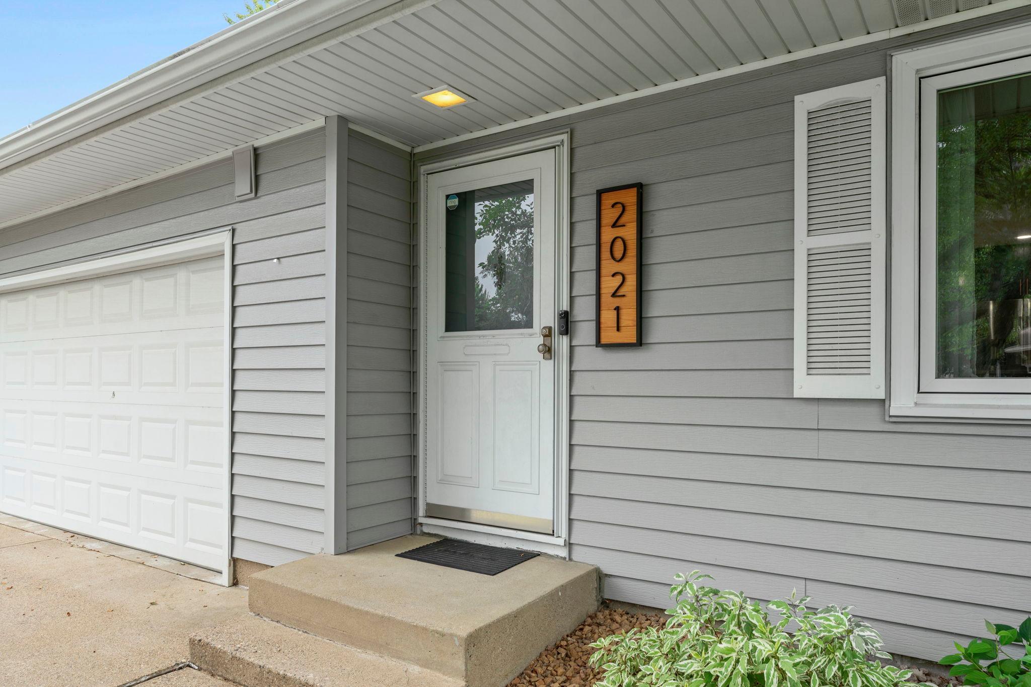 4th image of 2021 Jade Ln, Saint Paul, MN 55122 | MLS# 7128268