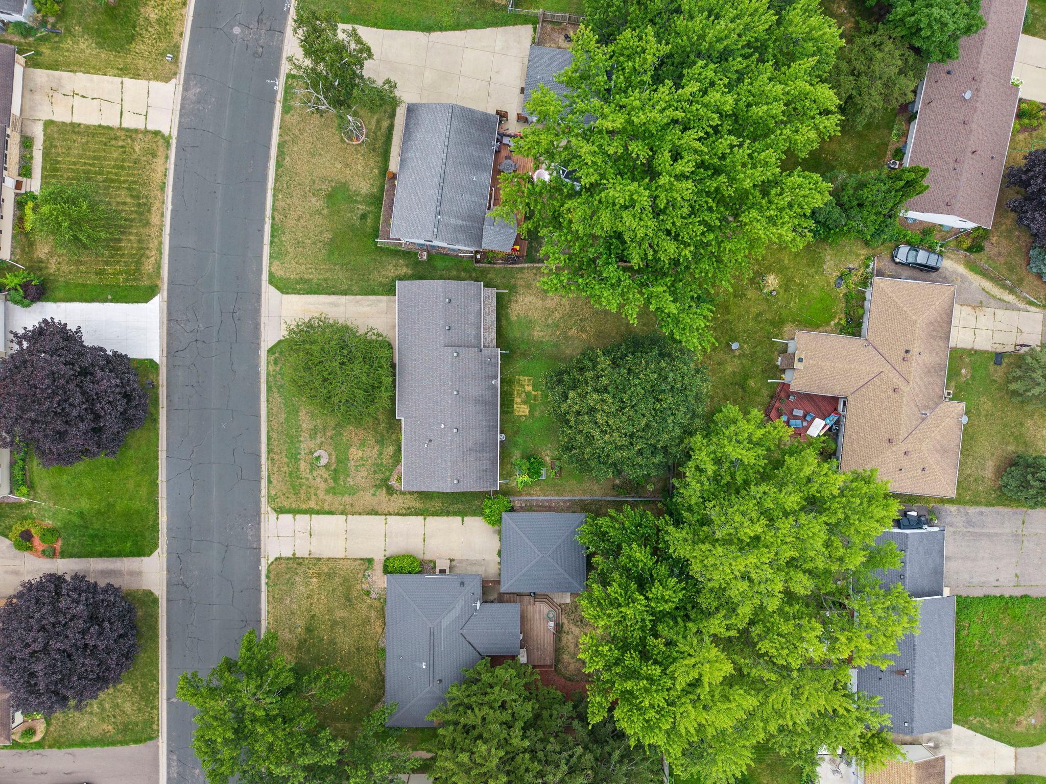 3rd image of 2021 Jade Ln, Saint Paul, MN 55122 | MLS# 7128268