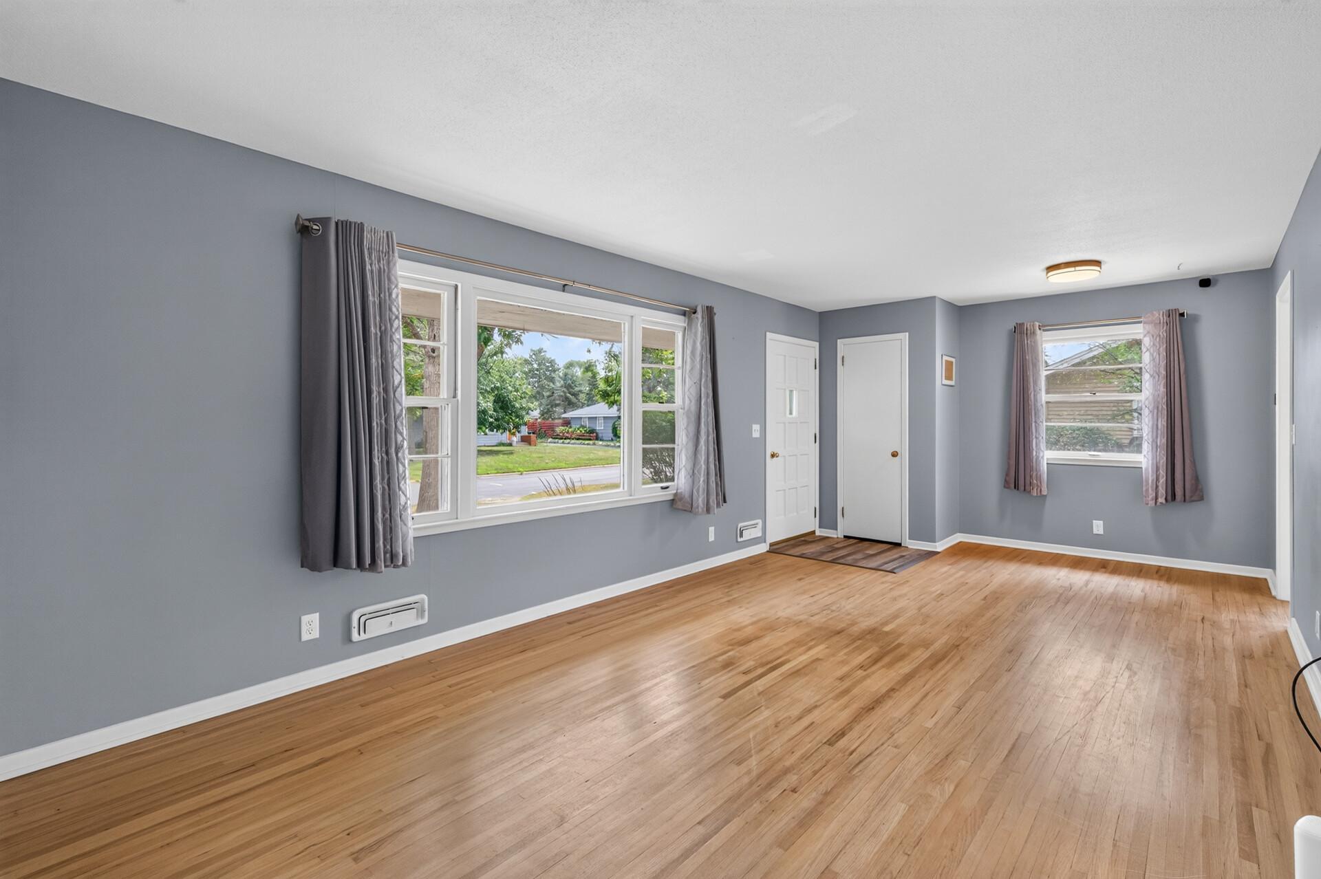 4th image of 11672 N Heights Dr Nw, Minneapolis, MN 55433 | MLS# 7128339