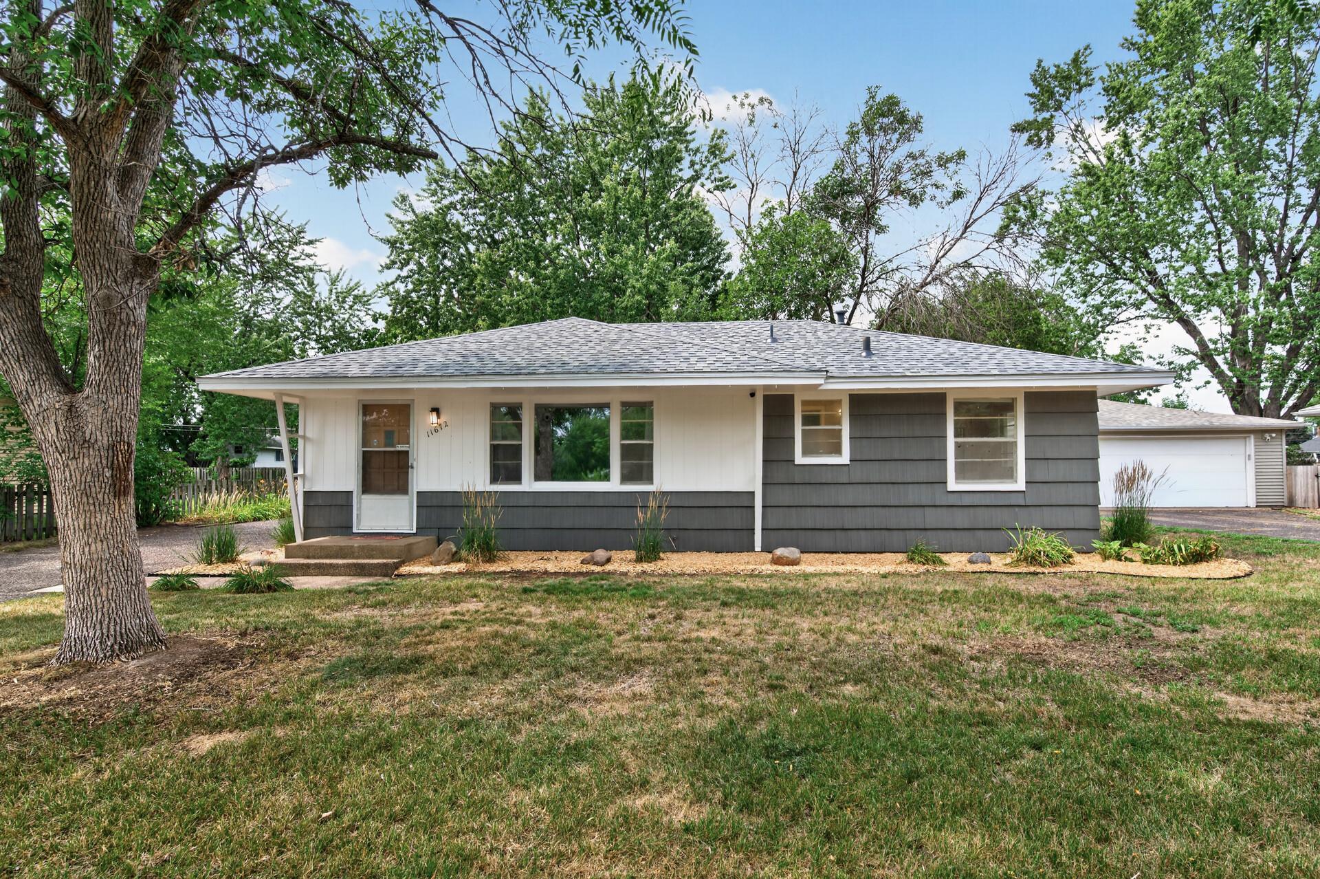 2nd image of 11672 N Heights Dr Nw, Minneapolis, MN 55433 | MLS# 7128339