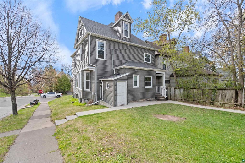 2nd image of 1931 E Superior St, Duluth, MN 55812 | MLS# 7128360
