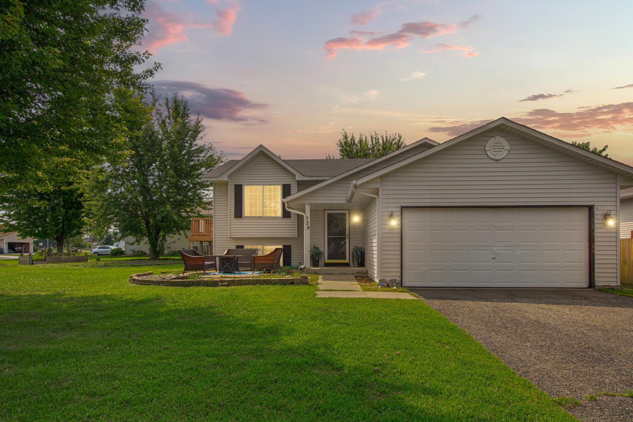 1st image of 729 Heritage Ln, Belle Plaine, MN 56011 | MLS# 7128402