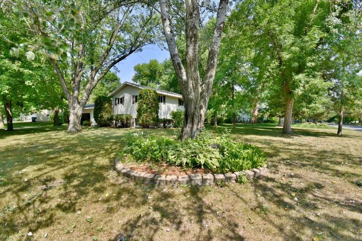 2nd image of 801 Maywood Dr, Saint Cloud, MN 56303 | MLS# 7128407