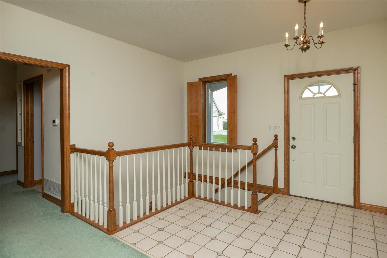 5th image of 2810 Sunset Ln Ne, Rochester, MN 55906 | MLS# 7128409