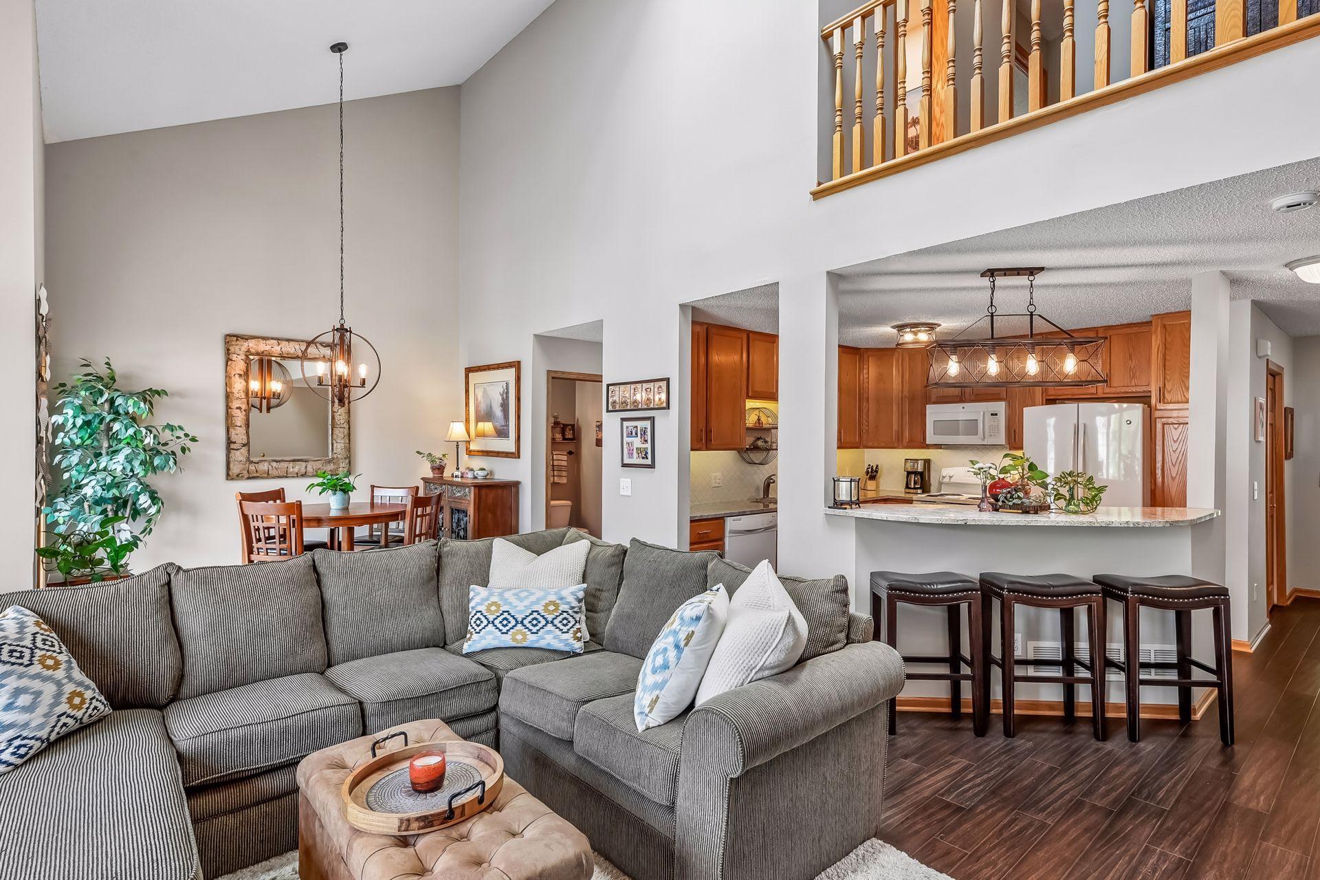 4th image of 912 Kelly Ct, Chanhassen, MN 55317 | MLS# 7128417