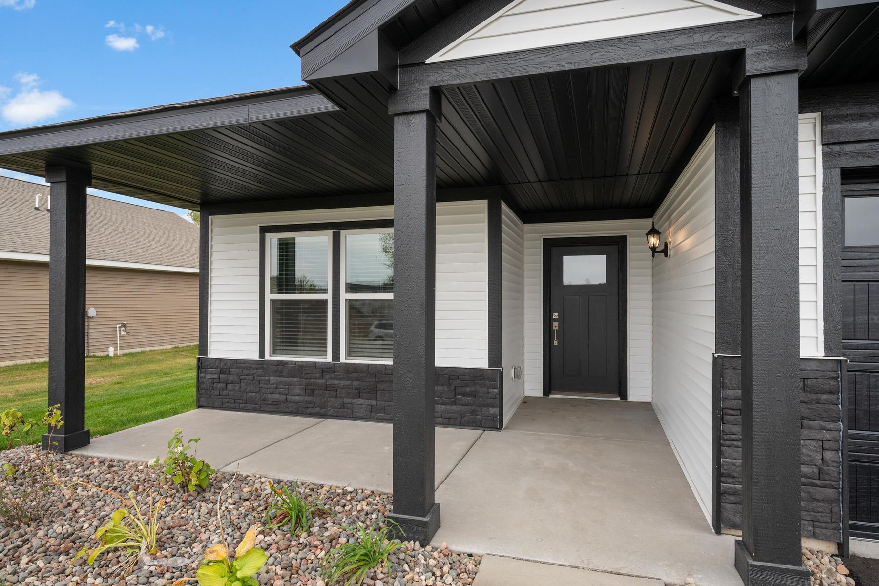 4th image of 919 Sycamore Pl N, Cambridge, MN 55008 | MLS# 7128424