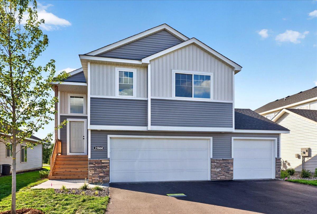 1st image of 25860 Emerson Ct, Wyoming, MN 55092 | MLS# 7128433