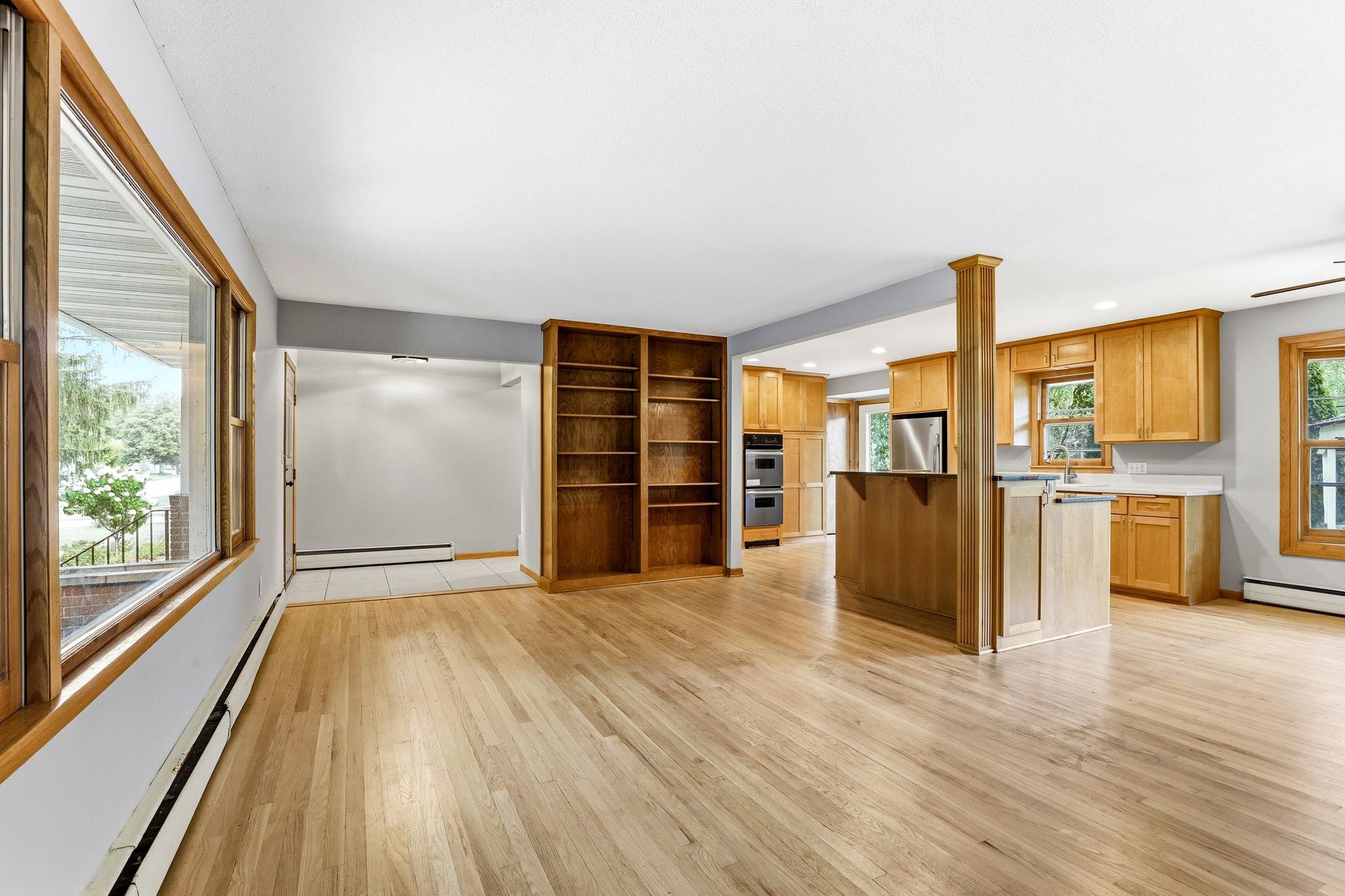5th image of 1866 Shryer Ave W, Saint Paul, MN 55113 | MLS# 7128437