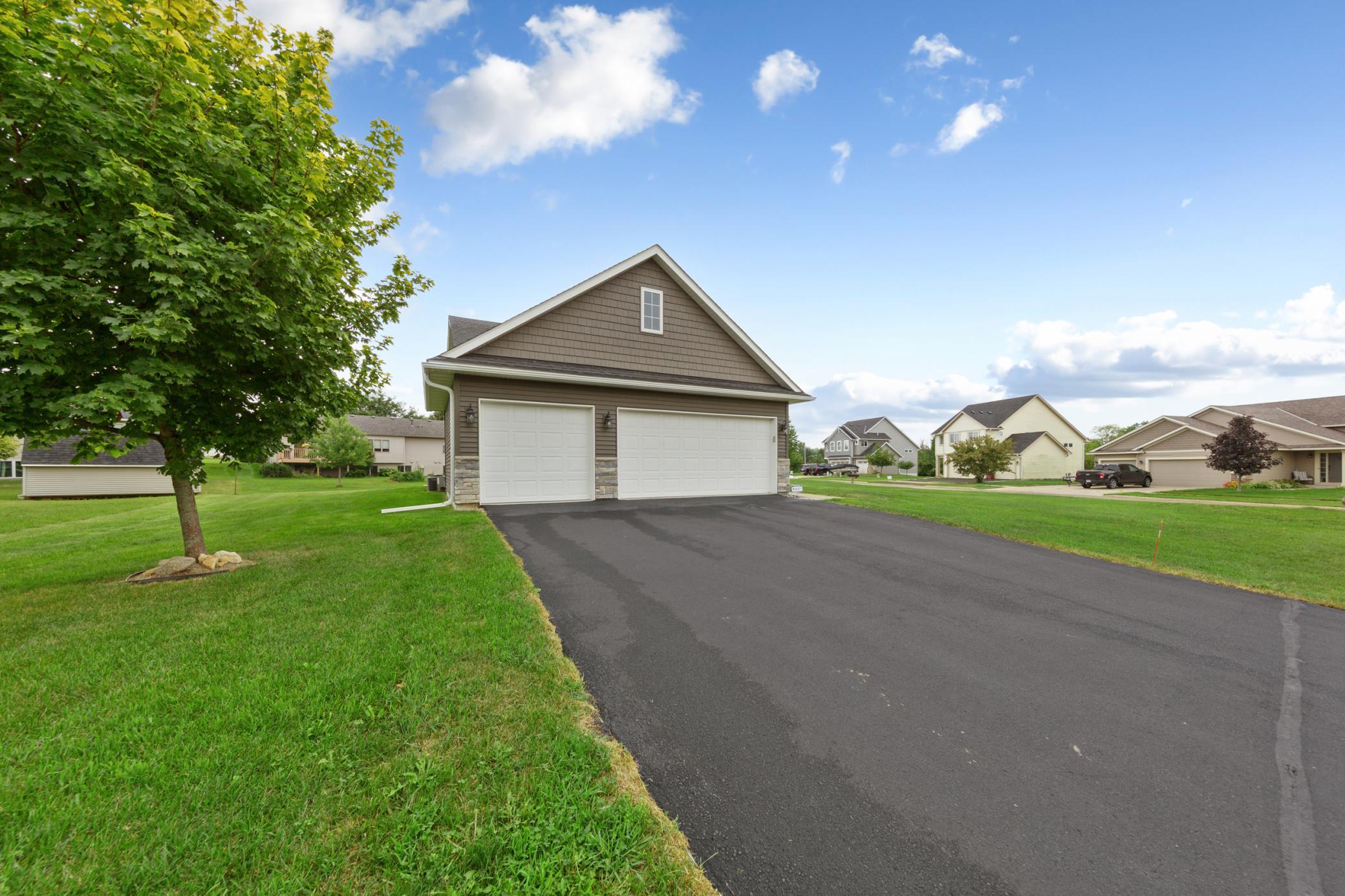 4th image of 2401 Foxtail Ln, Faribault, MN 55021 | MLS# 7128444
