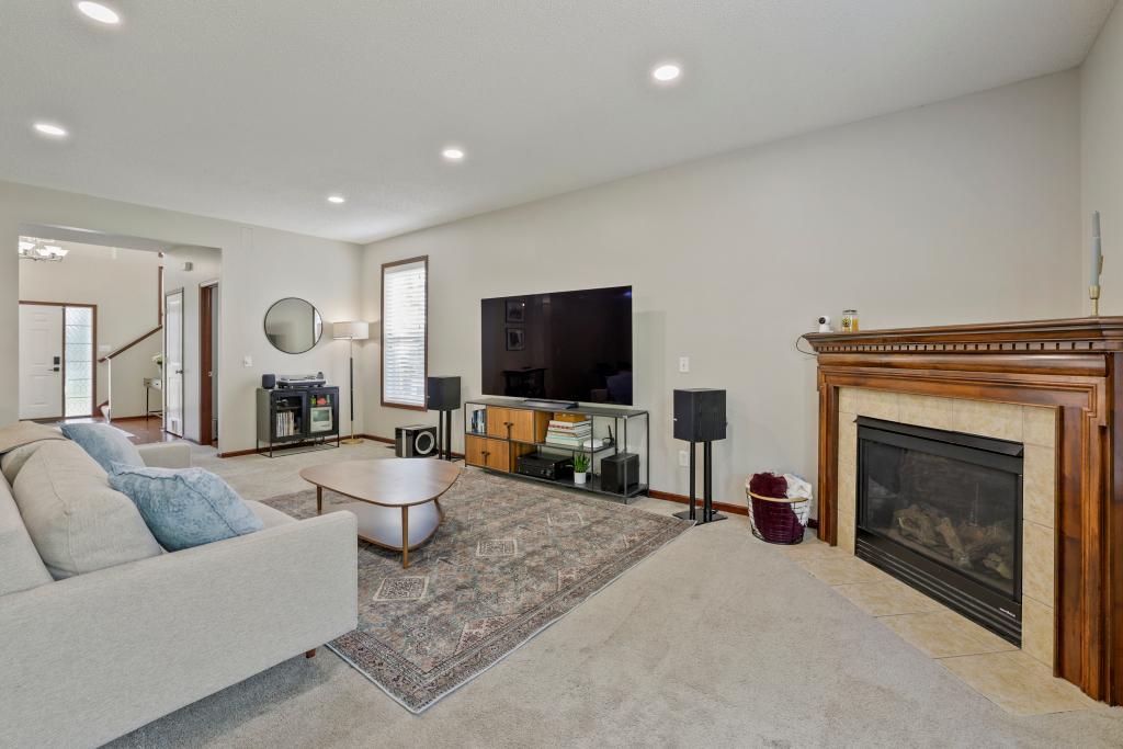 5th image of 2321 Woodcrest Dr, Saint Paul, MN 55129 | MLS# 7128450